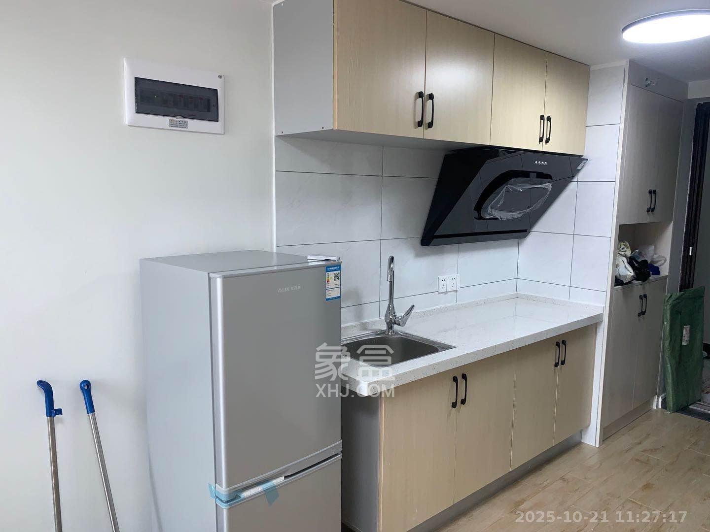 裕天国际商汇中心  1室1厅1卫    1600.0元/月室内图