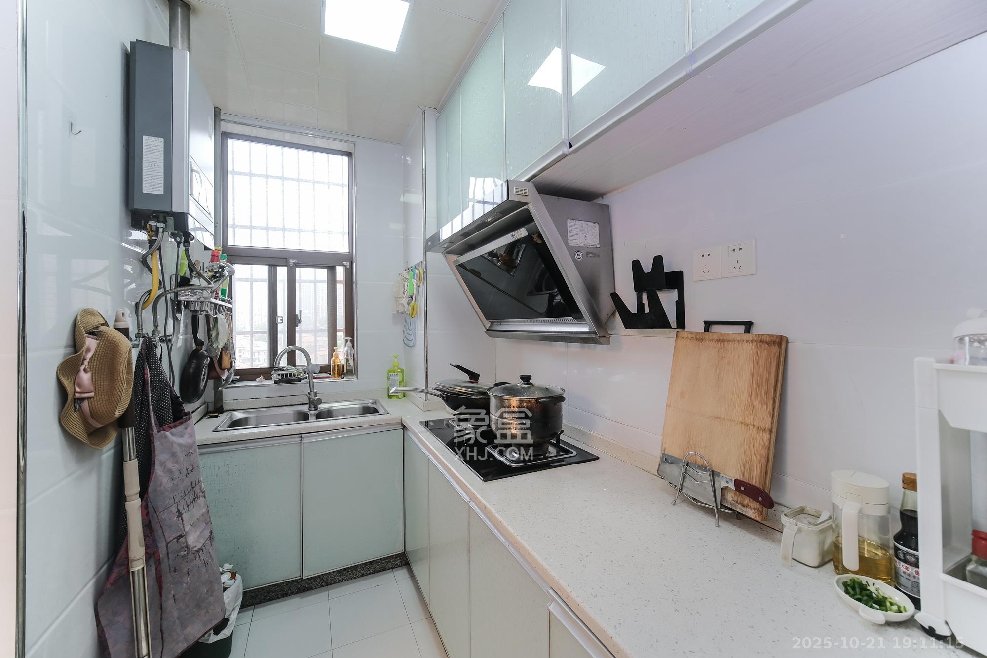 四季星城 2室2厅1卫 59.8万 四季星城 2室2厅1卫 59.8万厨房