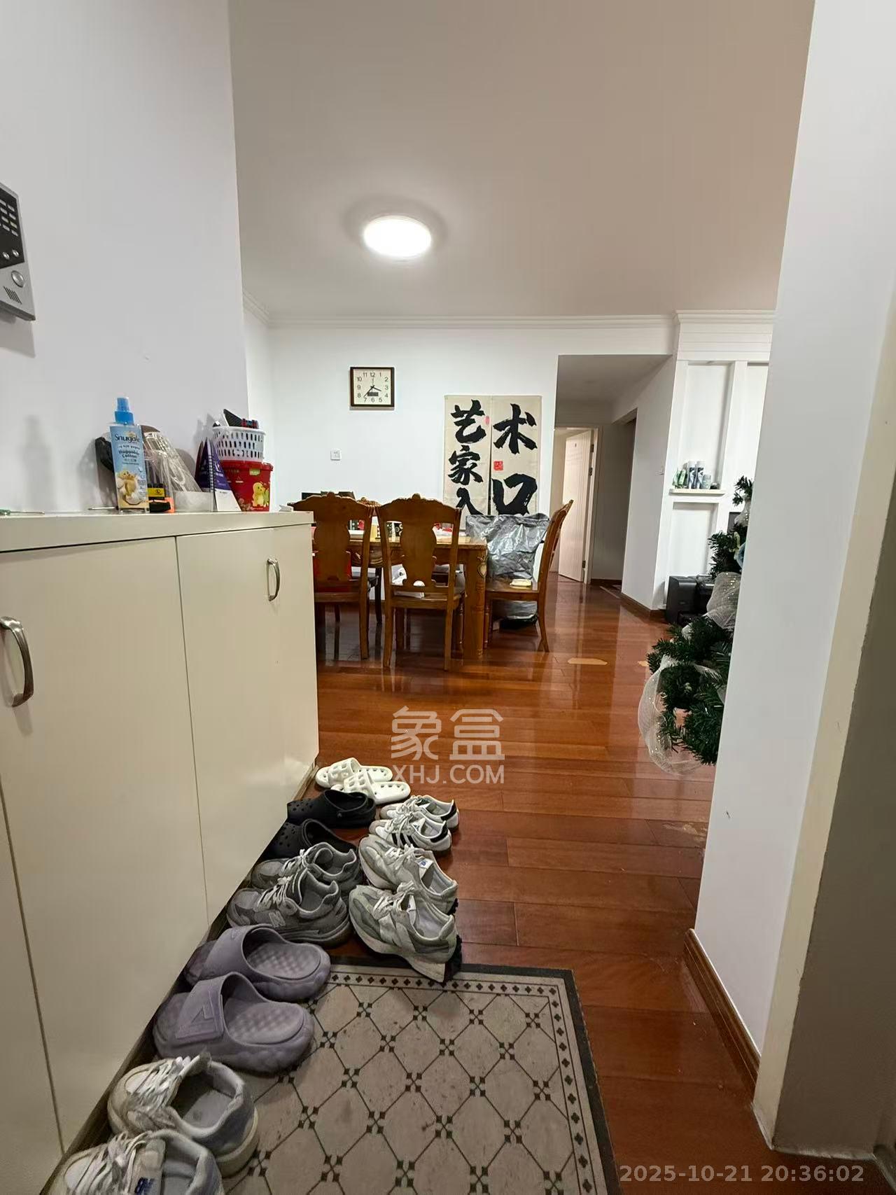 滨江君悦香邸  3室2厅1卫    2500.0元/月 滨江君悦香邸  3室2厅1卫    2500.0元/月室内图