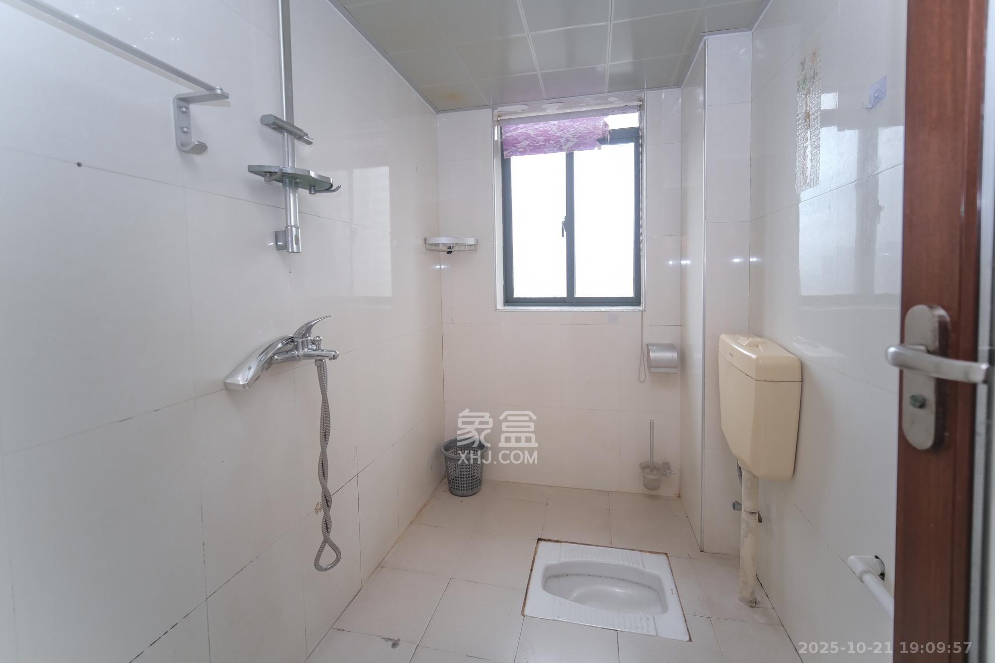 圆梦完美生活  3室2厅2卫    69.8万卫生间