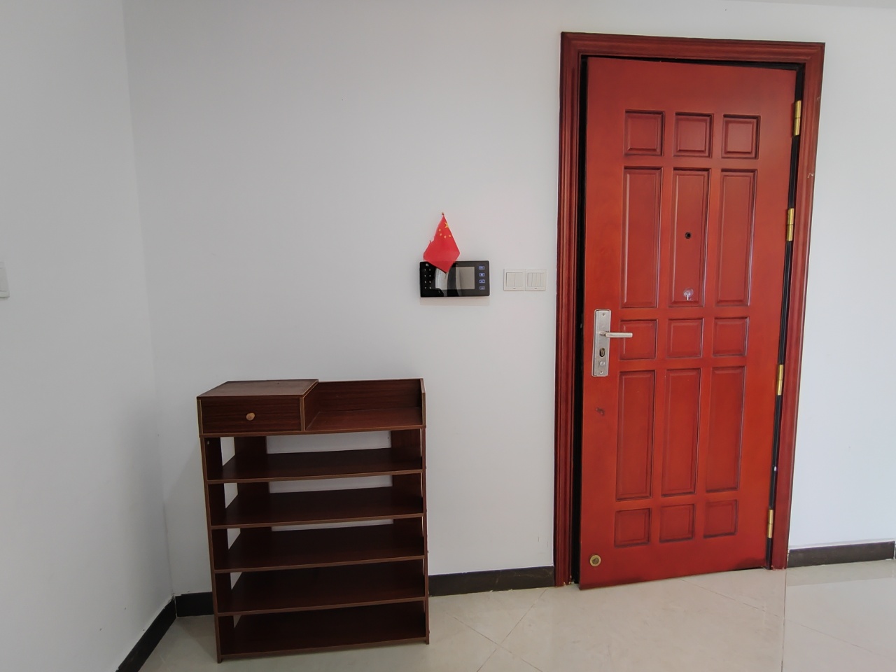 恒大外滩  2室2厅1卫    3000.0元/月 恒大外滩  2室2厅1卫    3000.0元/月室内图