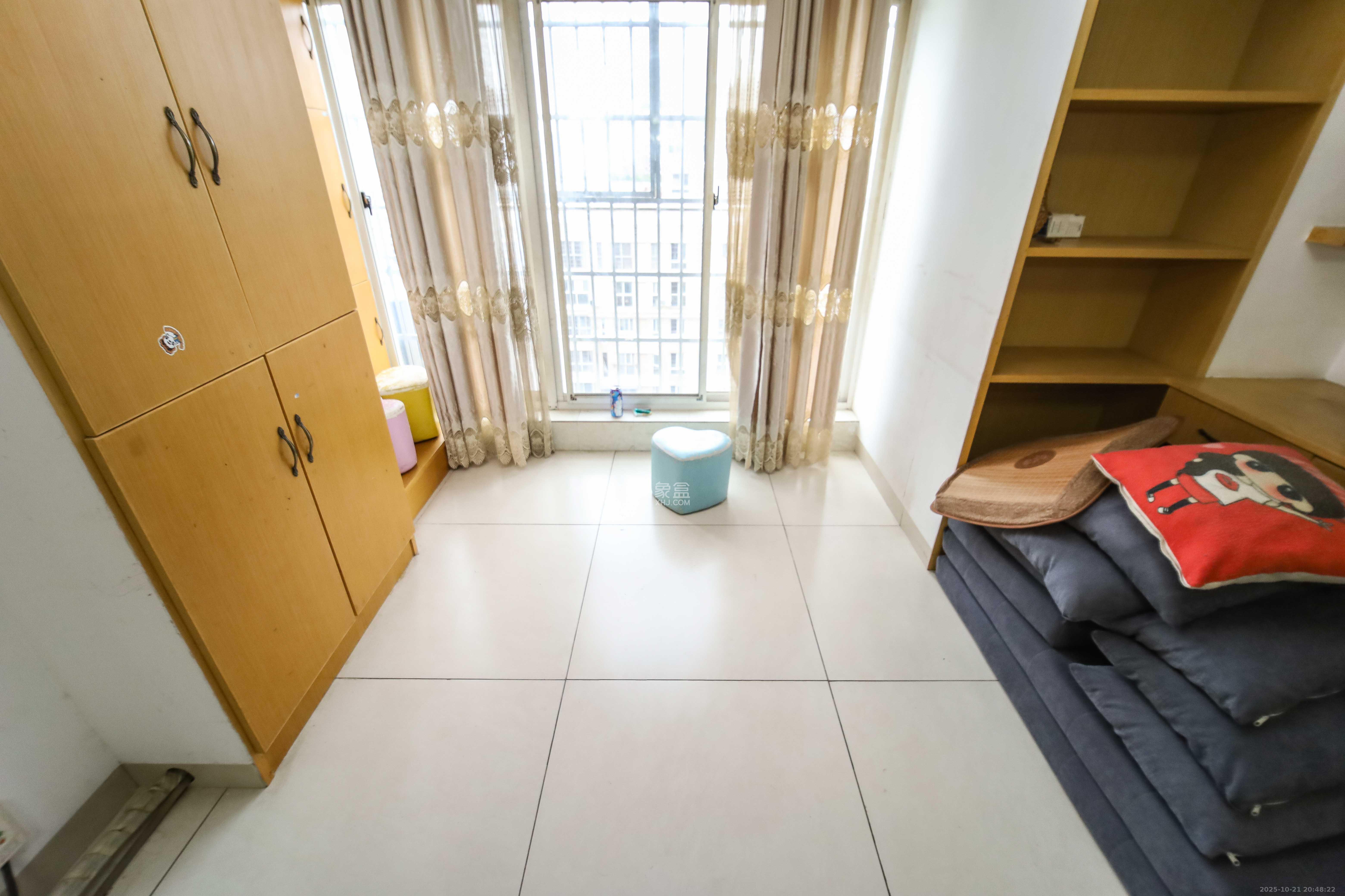 上河国际C区 3室2厅1卫 88.0万 上河国际C区 3室2厅1卫 88.0万阳台