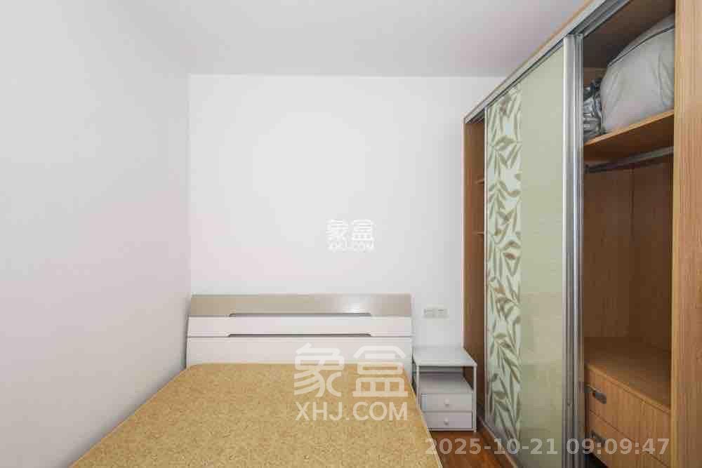 保利麓谷林语C区  2室2厅1卫    2100.0元/月室内图