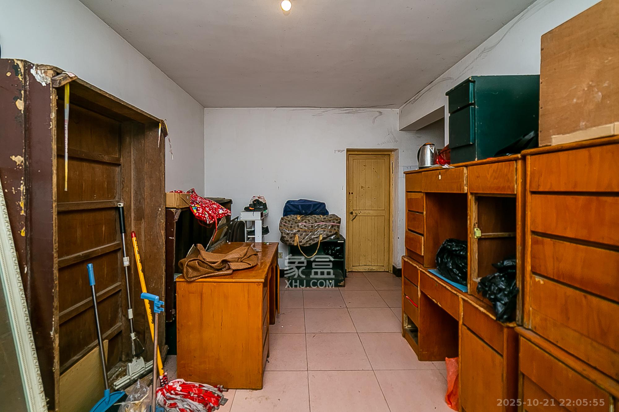 长征花园  3室2厅1卫    49.0万客厅