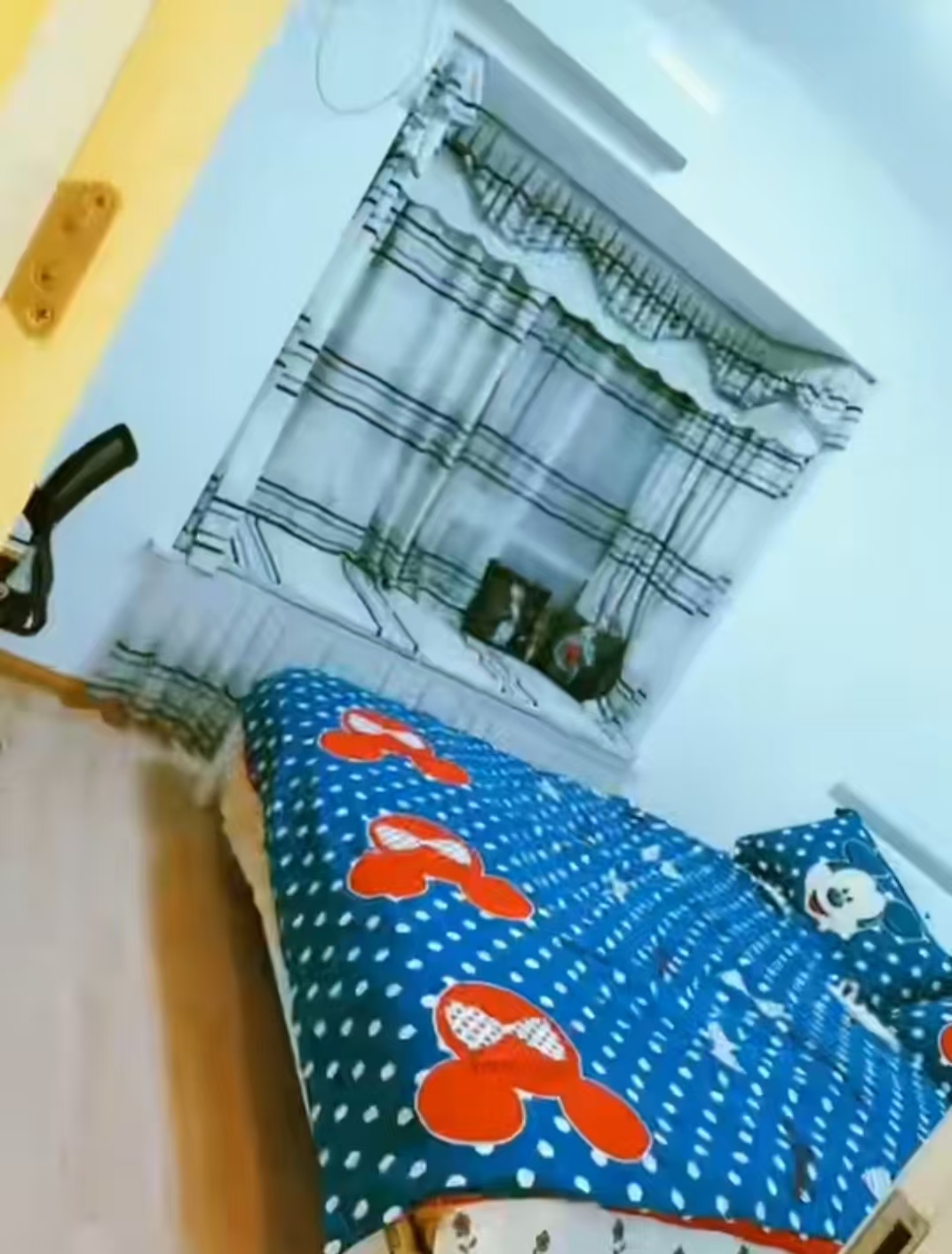 冠都现代城(冠都幸福彼岸) 3室2厅2卫 2300.0元/月 冠都现代城(冠都幸福彼岸) 3室2厅2卫 2300.0元/月室内图