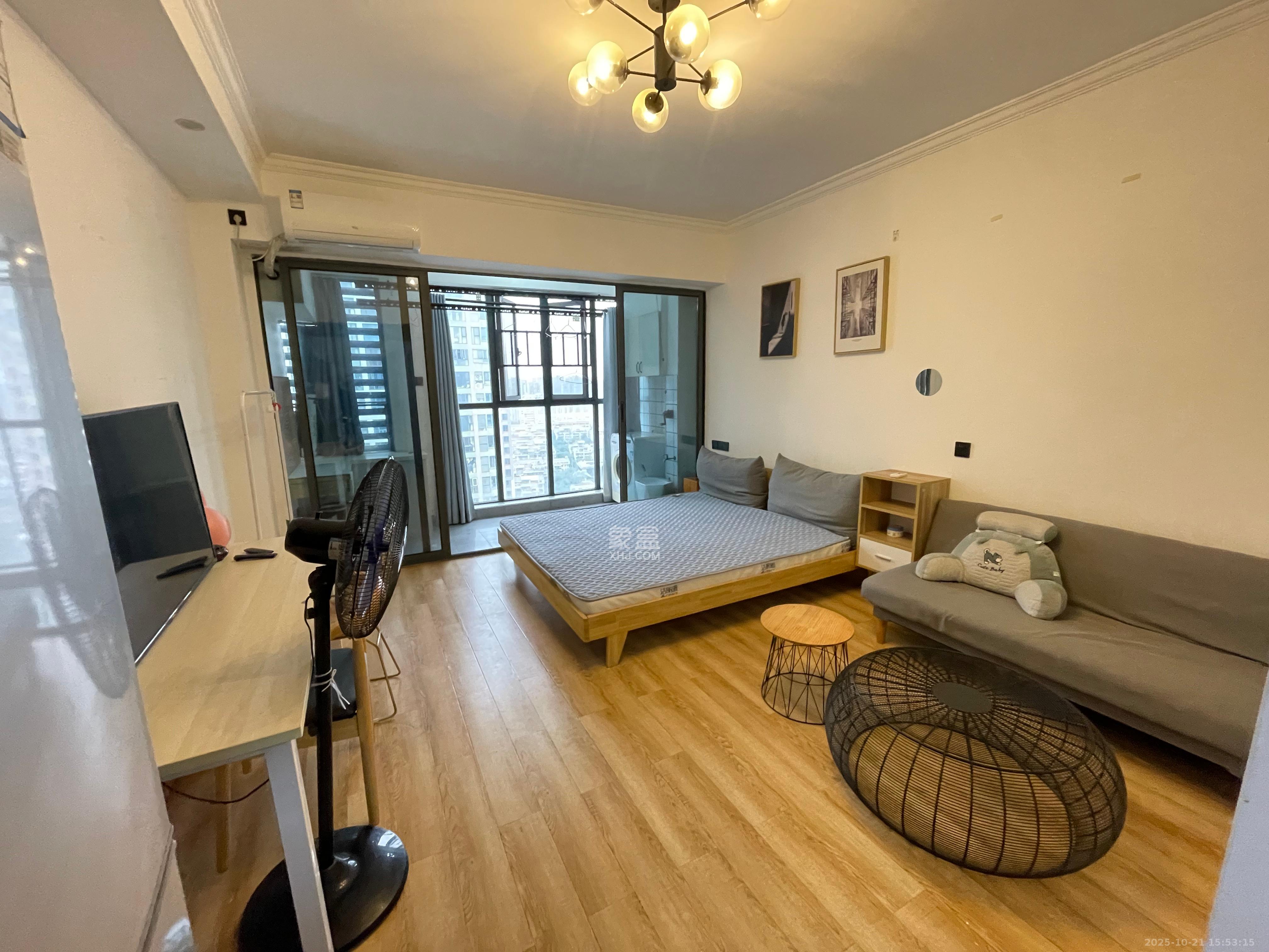 中交里城  1室1厅1卫    1600.0元/月 中交里城  1室1厅1卫    1600.0元/月室内图