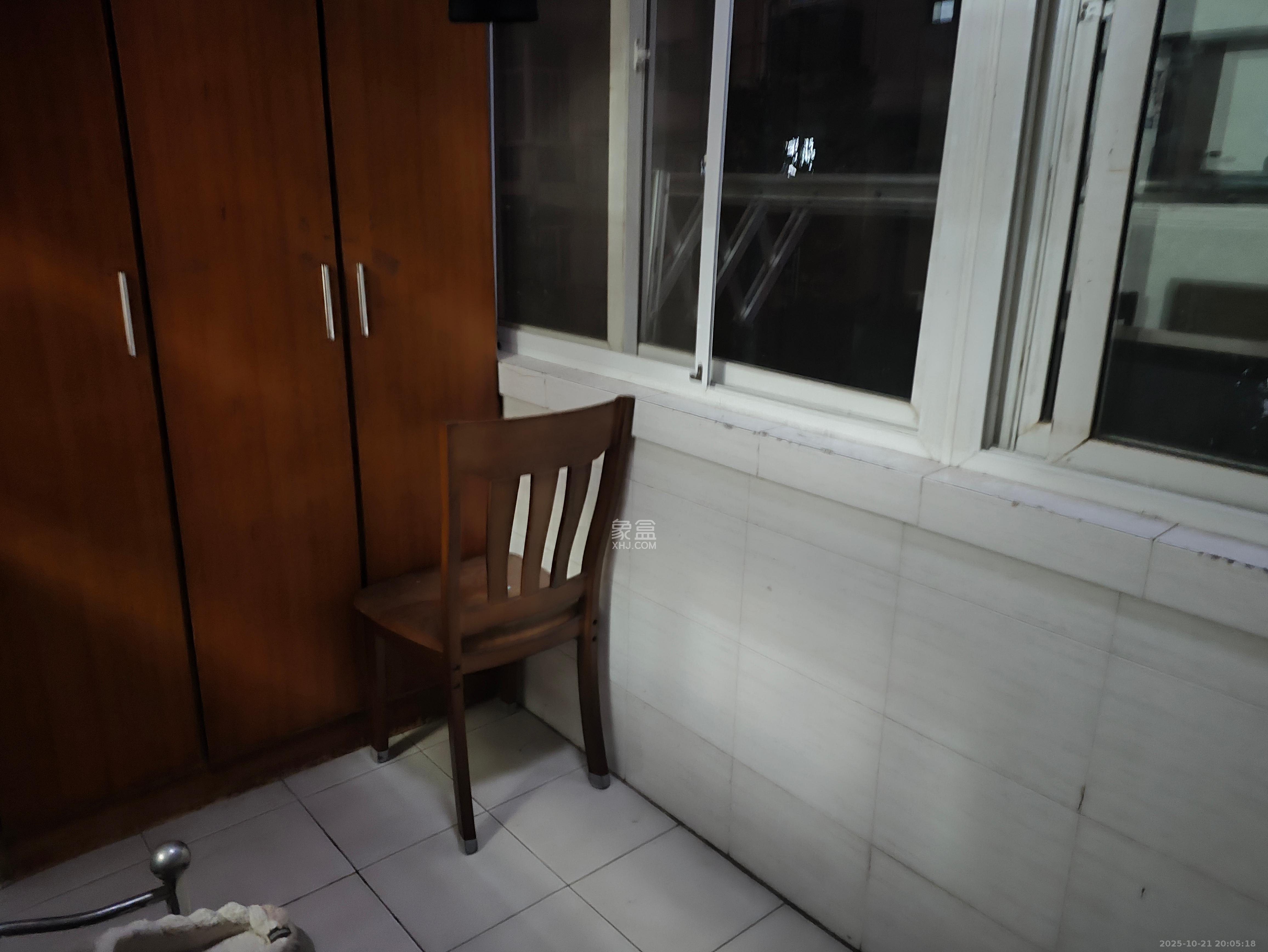 公交金盆小区  2室1厅1卫    1200.0元/月室内图