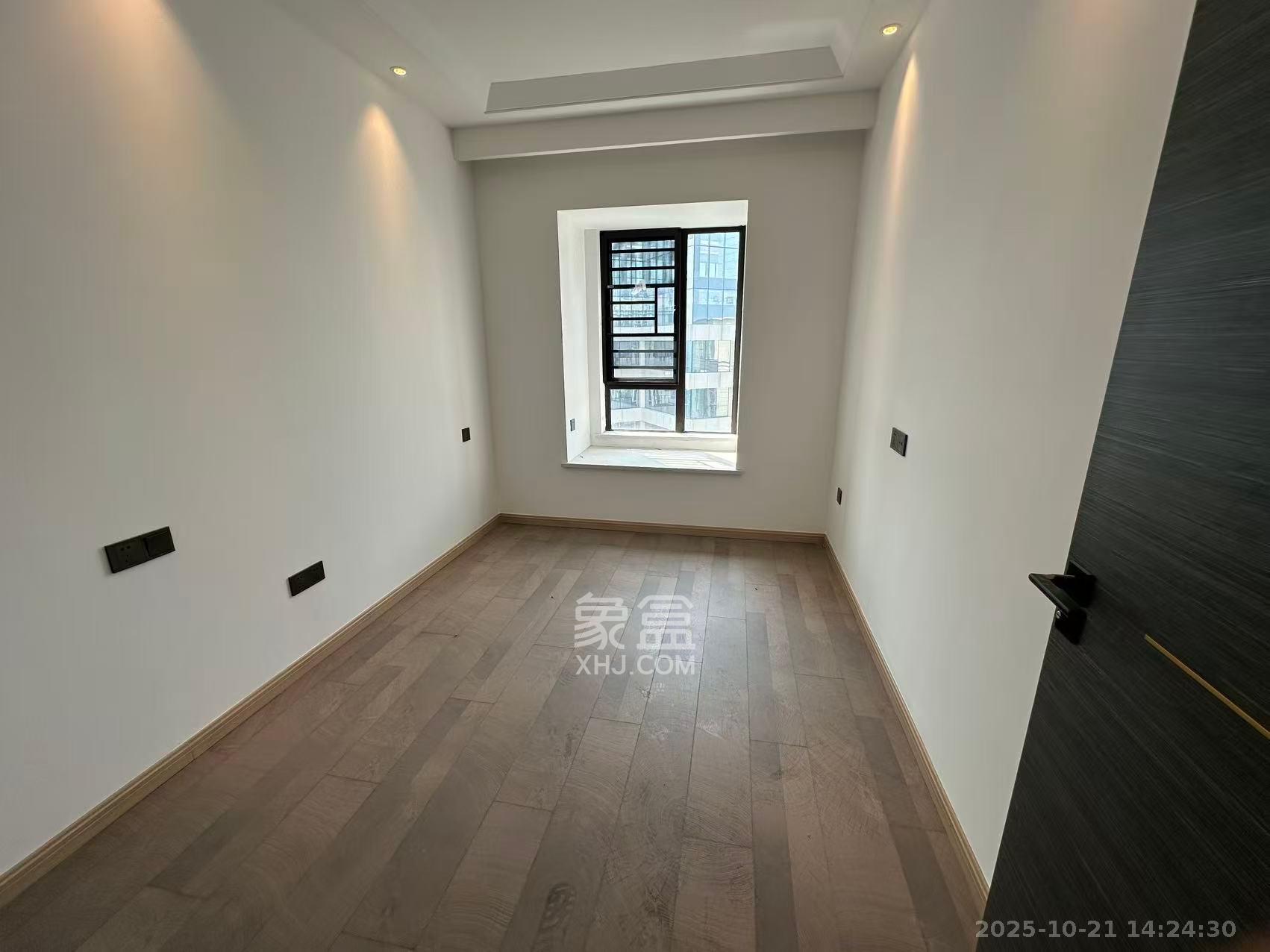 臻园  5室2厅2卫    4500.0元/月室内图