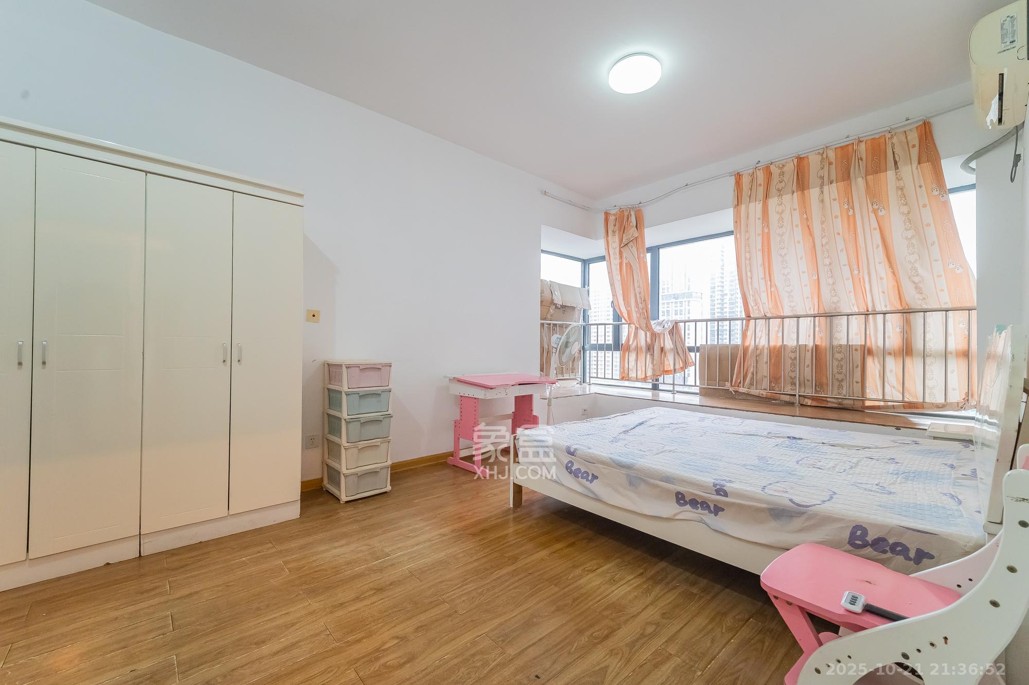 恒基凯旋门一二期  3室2厅2卫    110.0万卧室