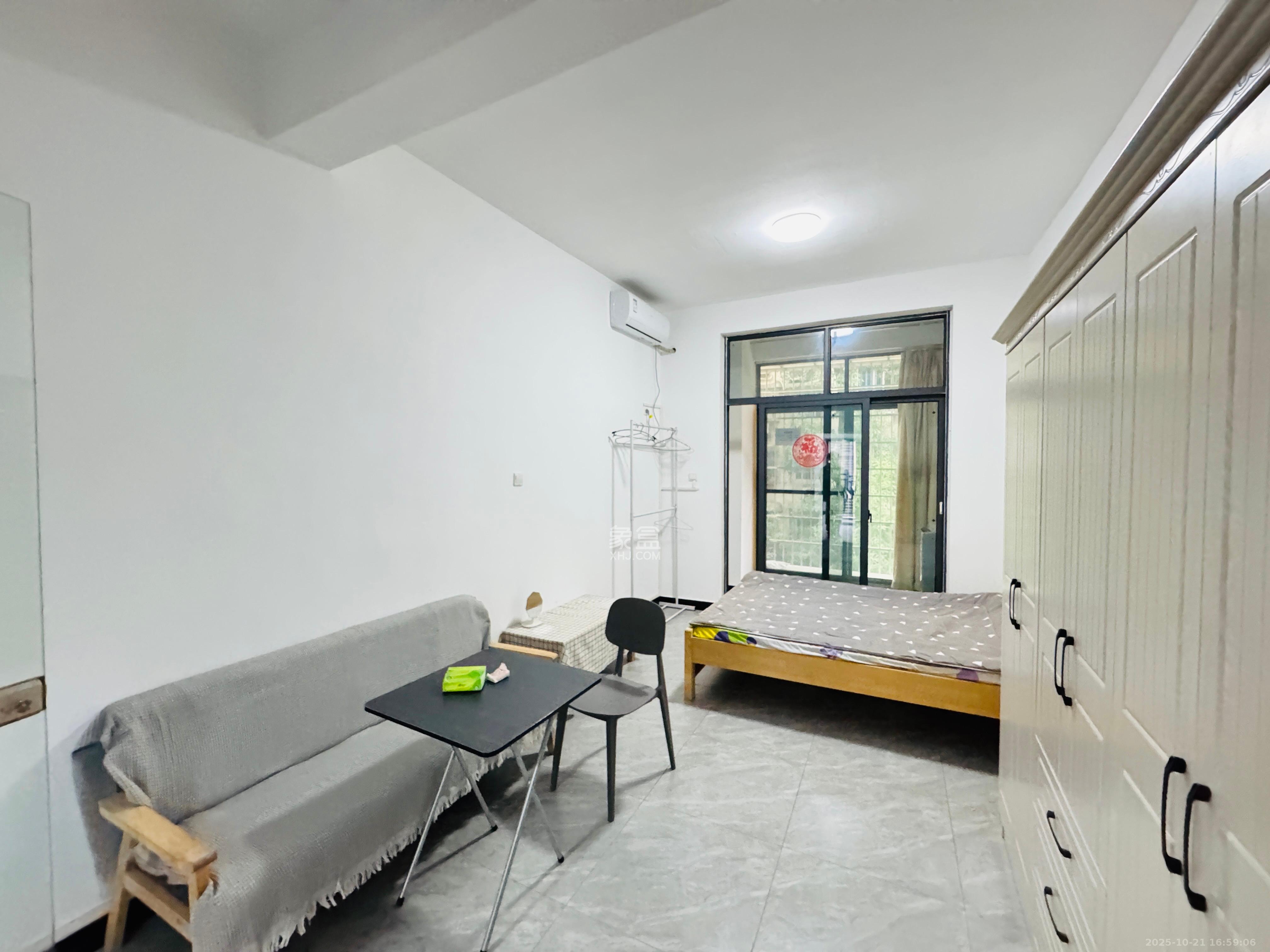 湖开小区(湖南开关厂宿舍)/南大桥社区 1室1厅1卫 1000.0元/月 湖开小区(湖南开关厂宿舍)/南大桥社区 1室1厅1卫 1000.0元/月室内图