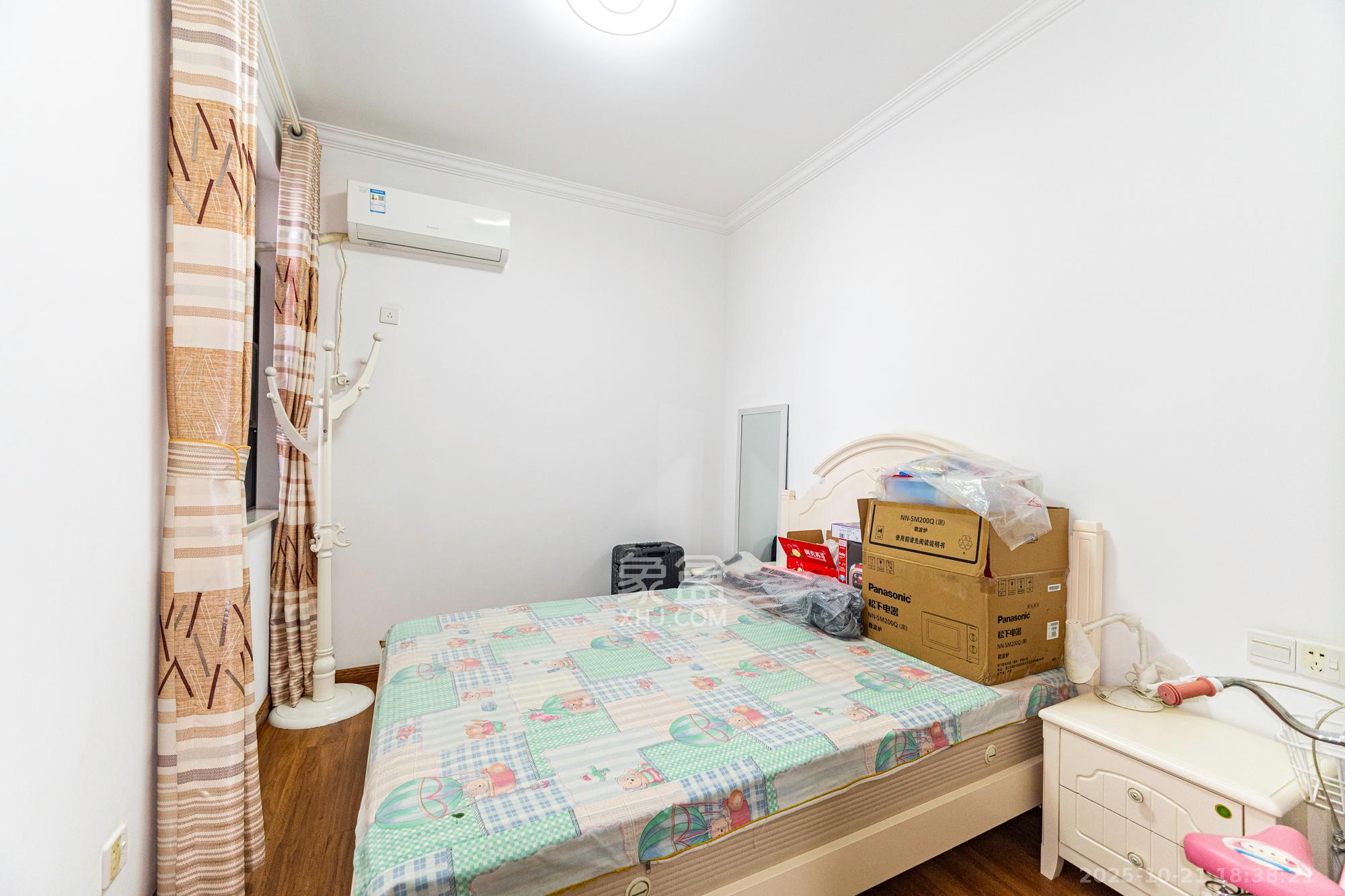 艾美潇湘 3室2厅1卫 65.0万 艾美潇湘 3室2厅1卫 65.0万卧室