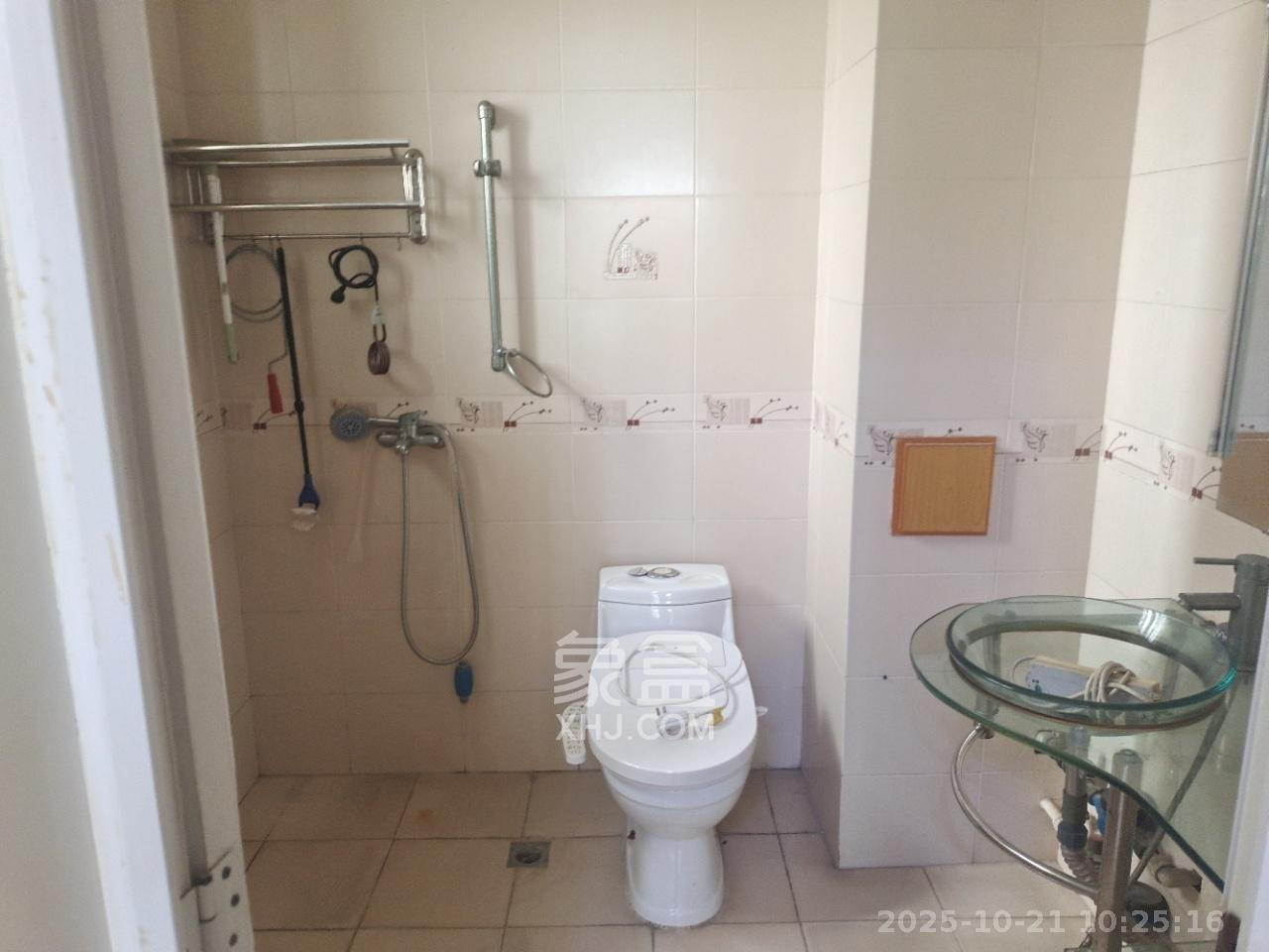 明城公寓 3室2厅2卫 2500.0元/月 明城公寓 3室2厅2卫 2500.0元/月室内图