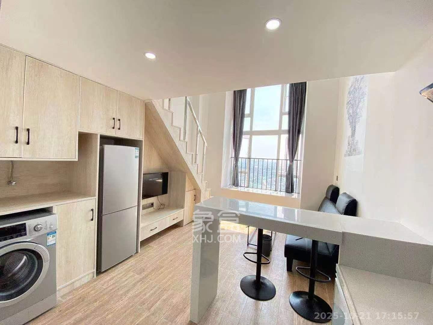 芙蓉万国城MOMA（卓越汇富苑）  1室1厅1卫    1700.0元/月室内图