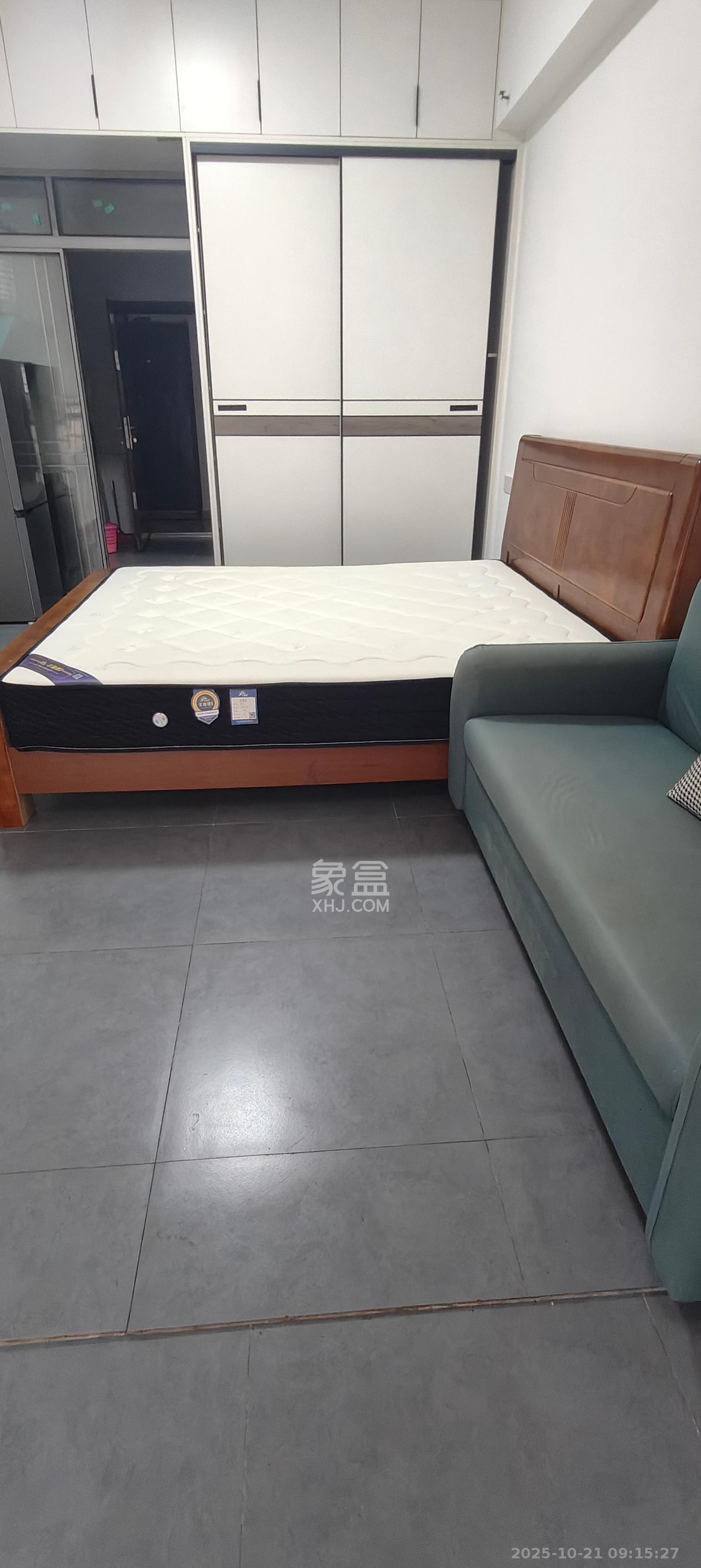 波隆城市花园  1室1厅1卫    1000.0元/月室内图