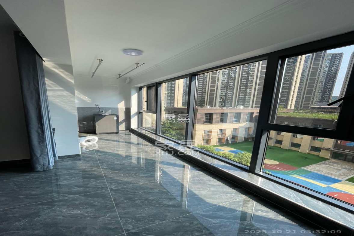 卓越浅水湾  3室2厅2卫    2600.0元/月 卓越浅水湾  3室2厅2卫    2600.0元/月室内图