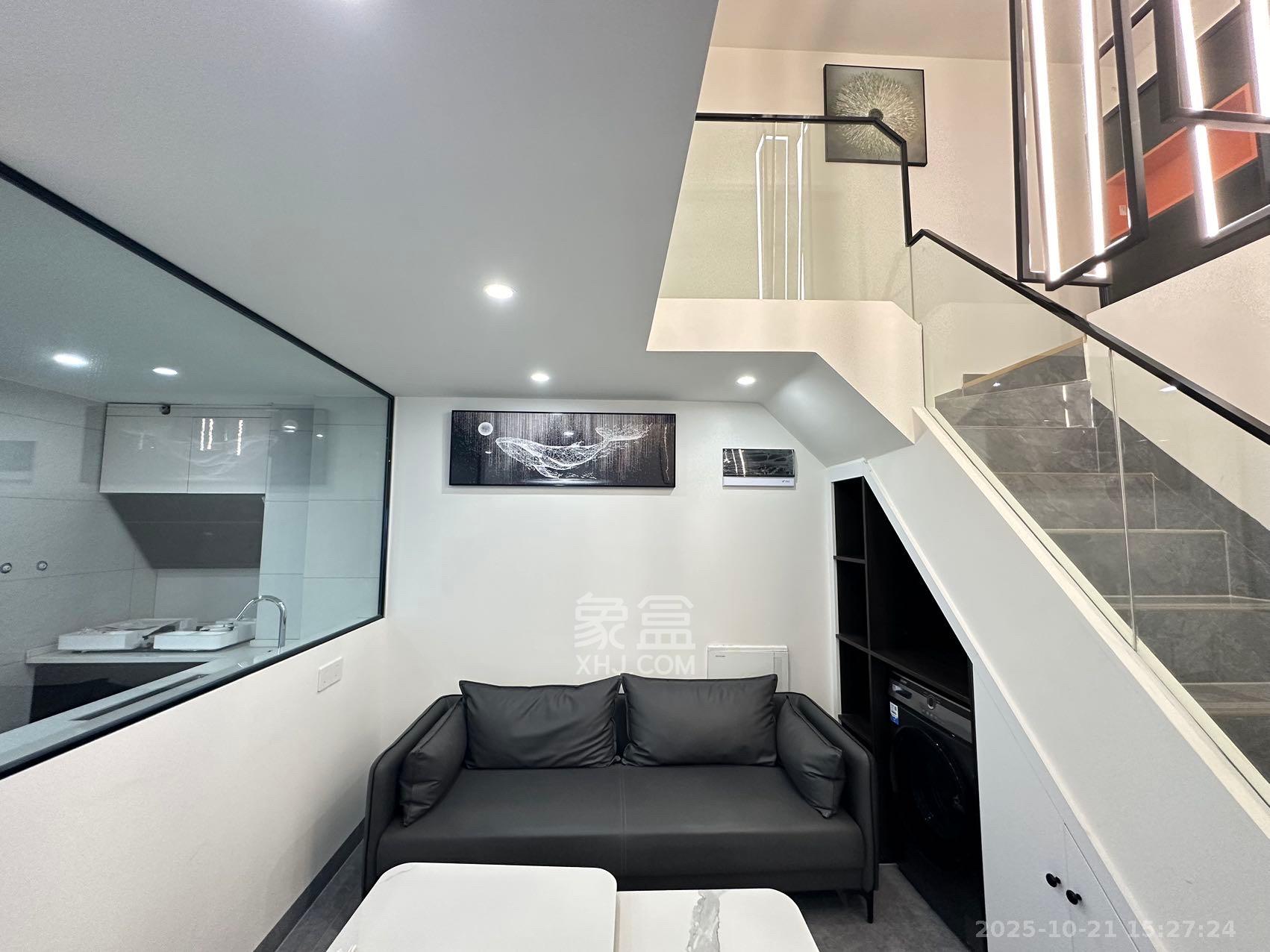 卓越中寰  2室1厅1卫    2800.0元/月室内图