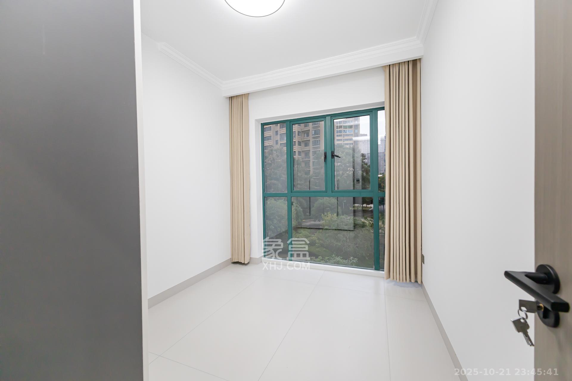 金湘苑(星澜之悦) 4室2厅2卫 98.0万 金湘苑(星澜之悦) 4室2厅2卫 98.0万卧室