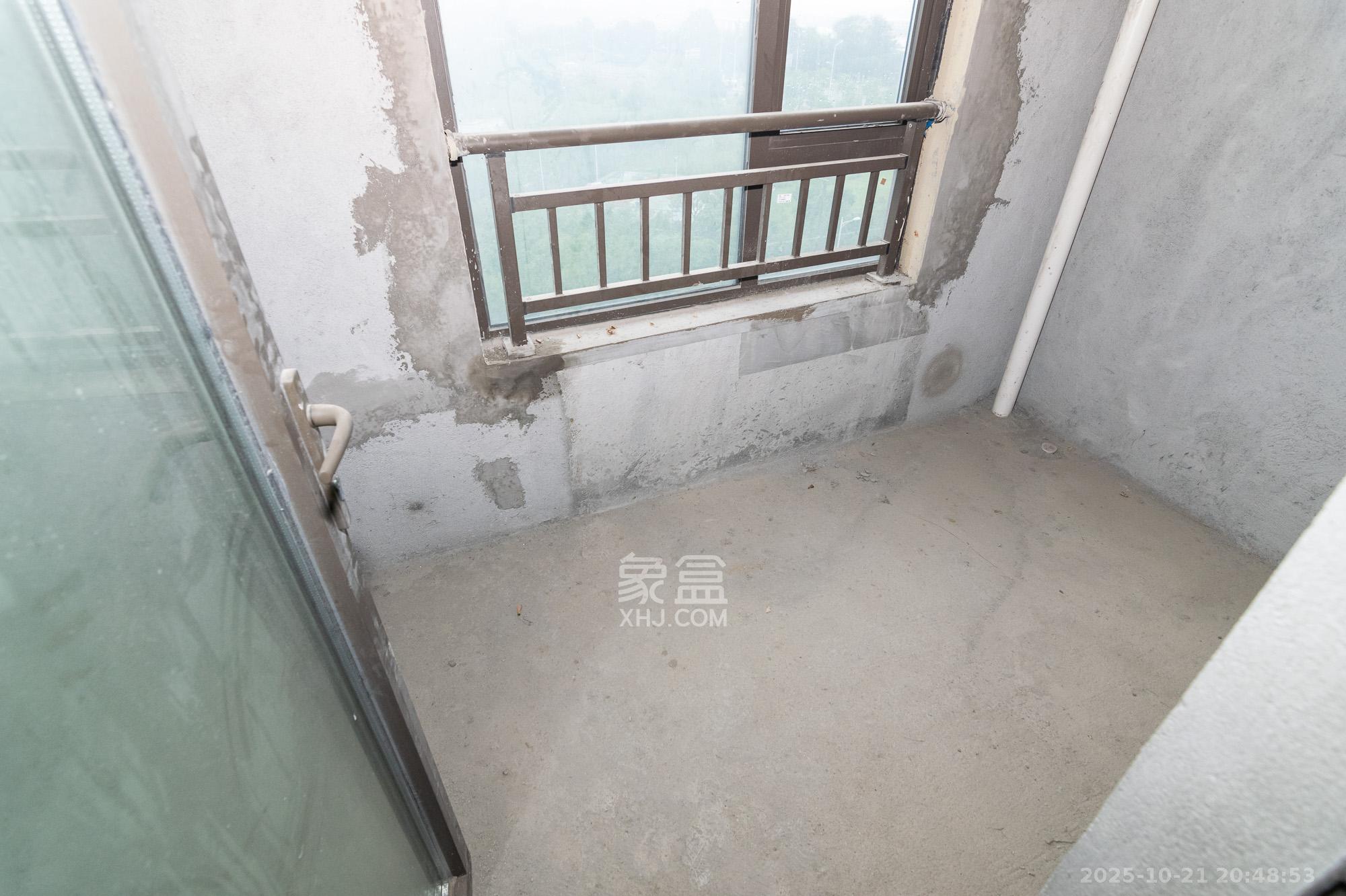 华润桃源里  4室2厅2卫    75.0万卧室