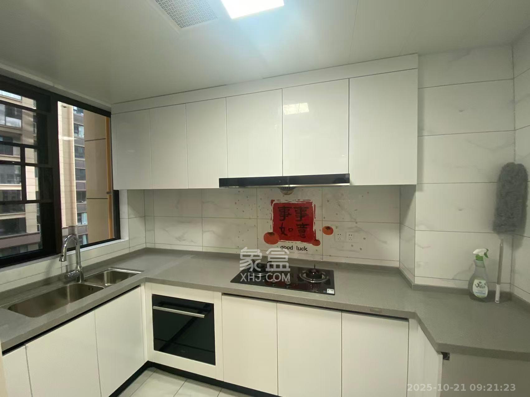 春晖花园  4室2厅2卫    2500.0元/月室内图