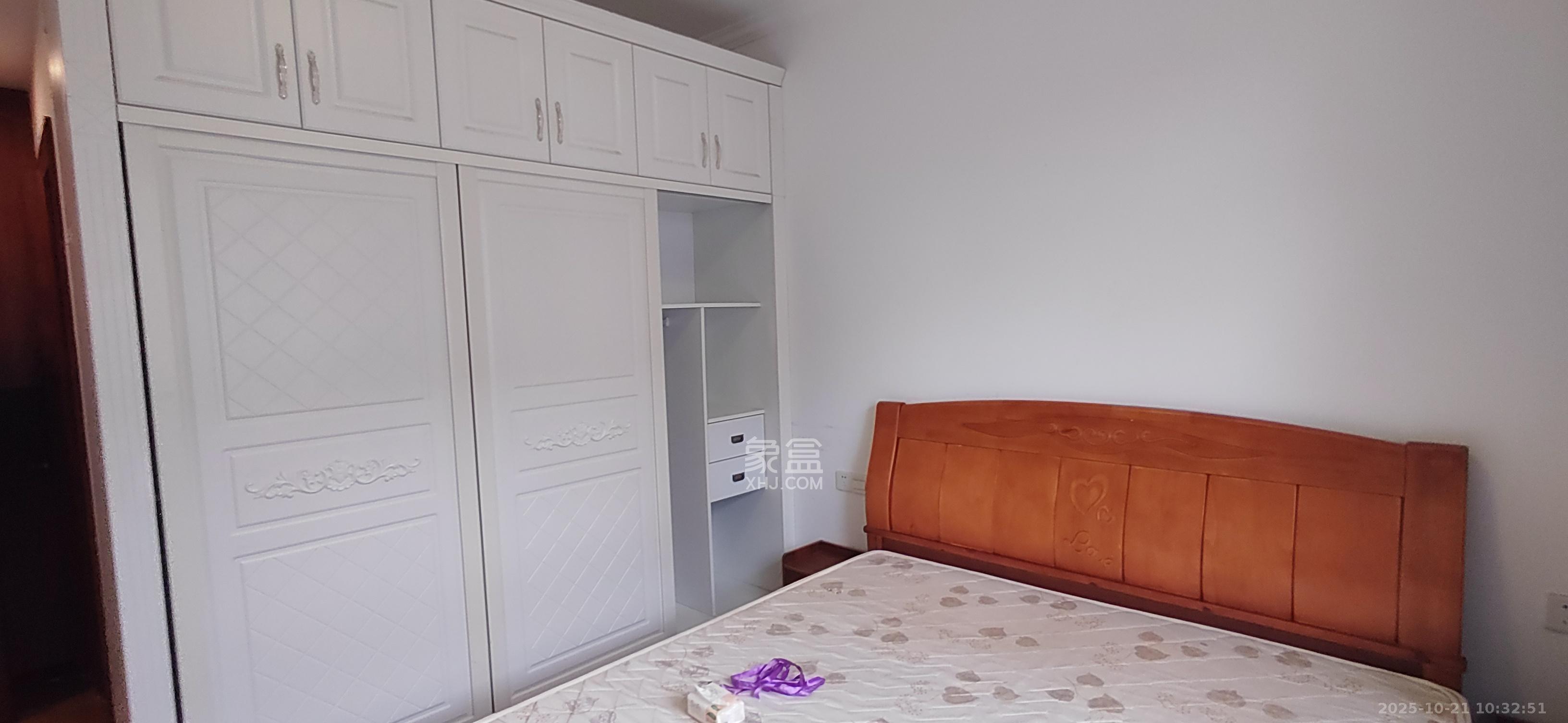 江山帝景哈佛  3室2厅2卫    2200.0元/月 江山帝景哈佛  3室2厅2卫    2200.0元/月室内图