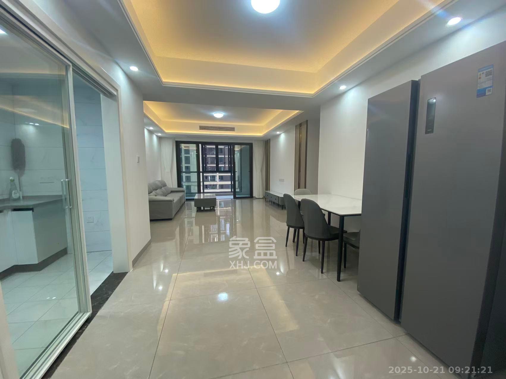 春晖花园  4室2厅2卫    2500.0元/月室内图