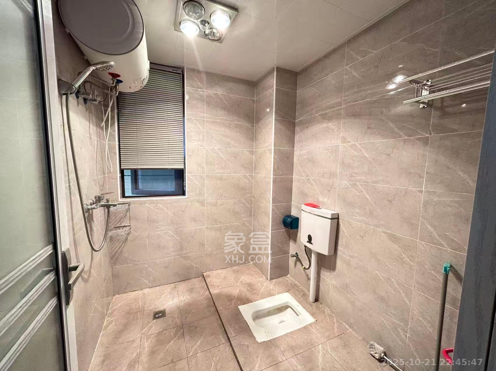 保利西海岸A区  2室2厅1卫    2300.0元/月 保利西海岸A区  2室2厅1卫    2300.0元/月室内图