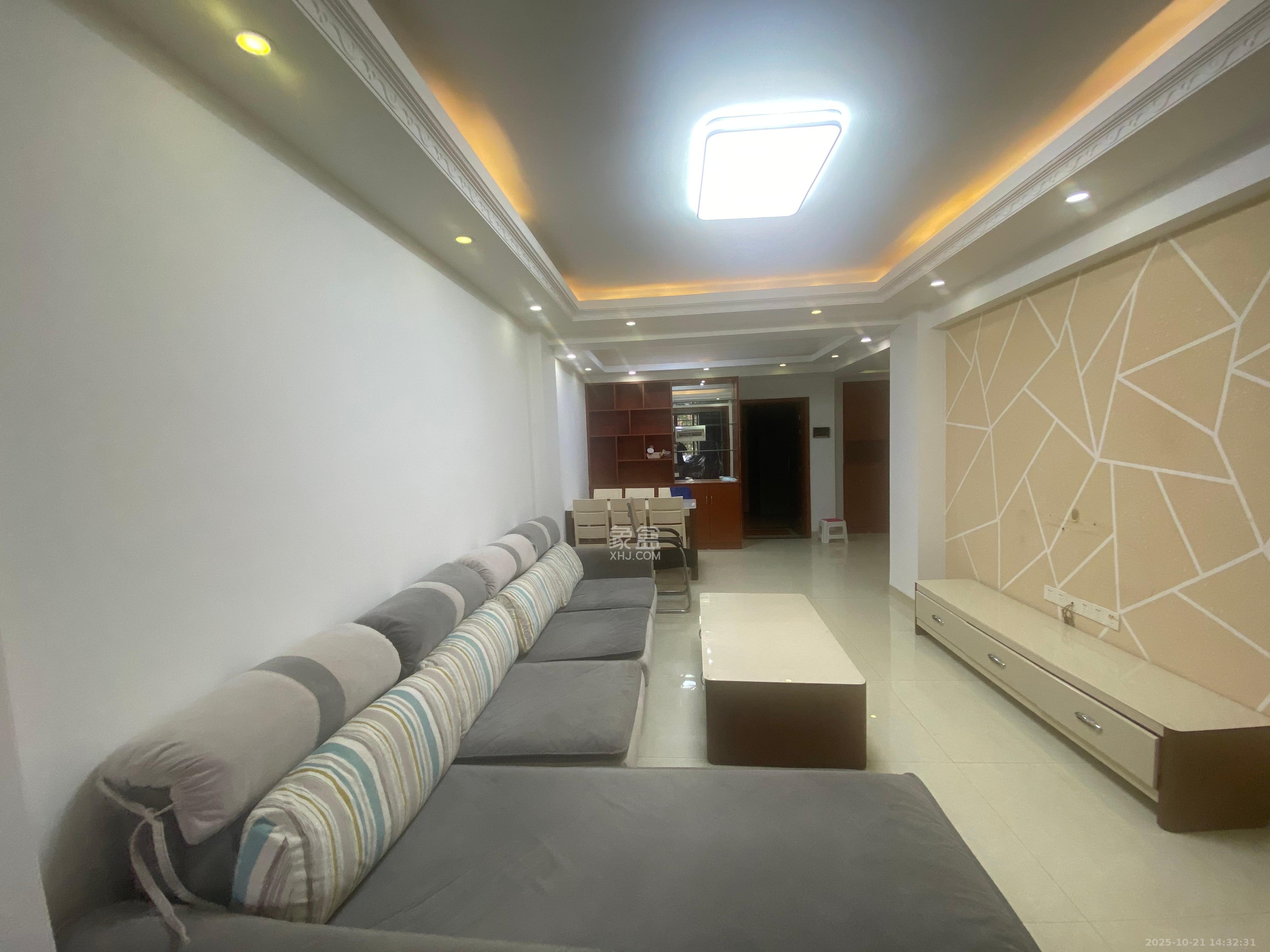 嘉福长安郡（融信澜悦、嘉福好美家园）  1室2厅1卫    2100.0元/月室内图