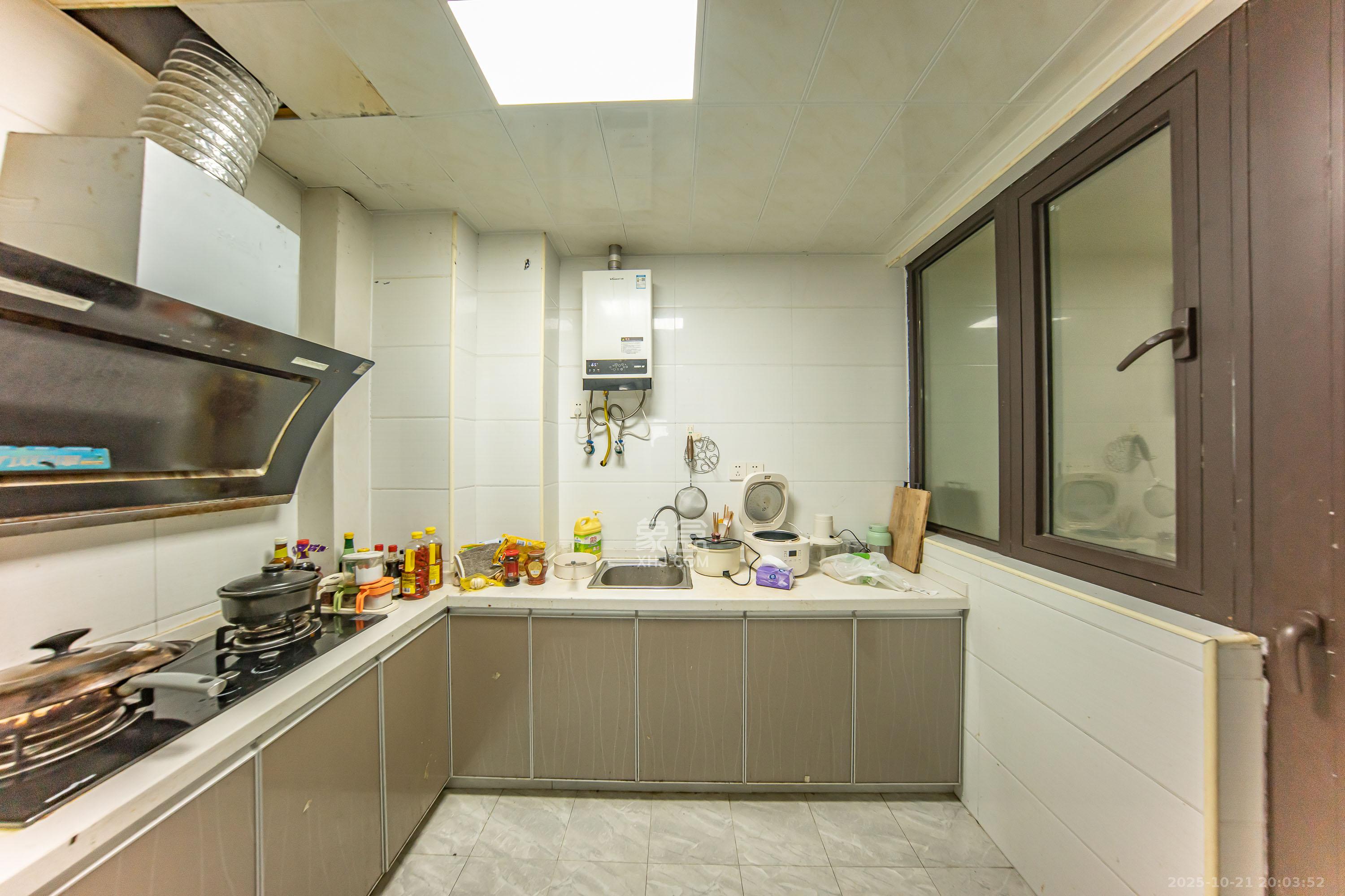 融创融公馆（融创臻苑）  3室2厅1卫    75.0万厨房