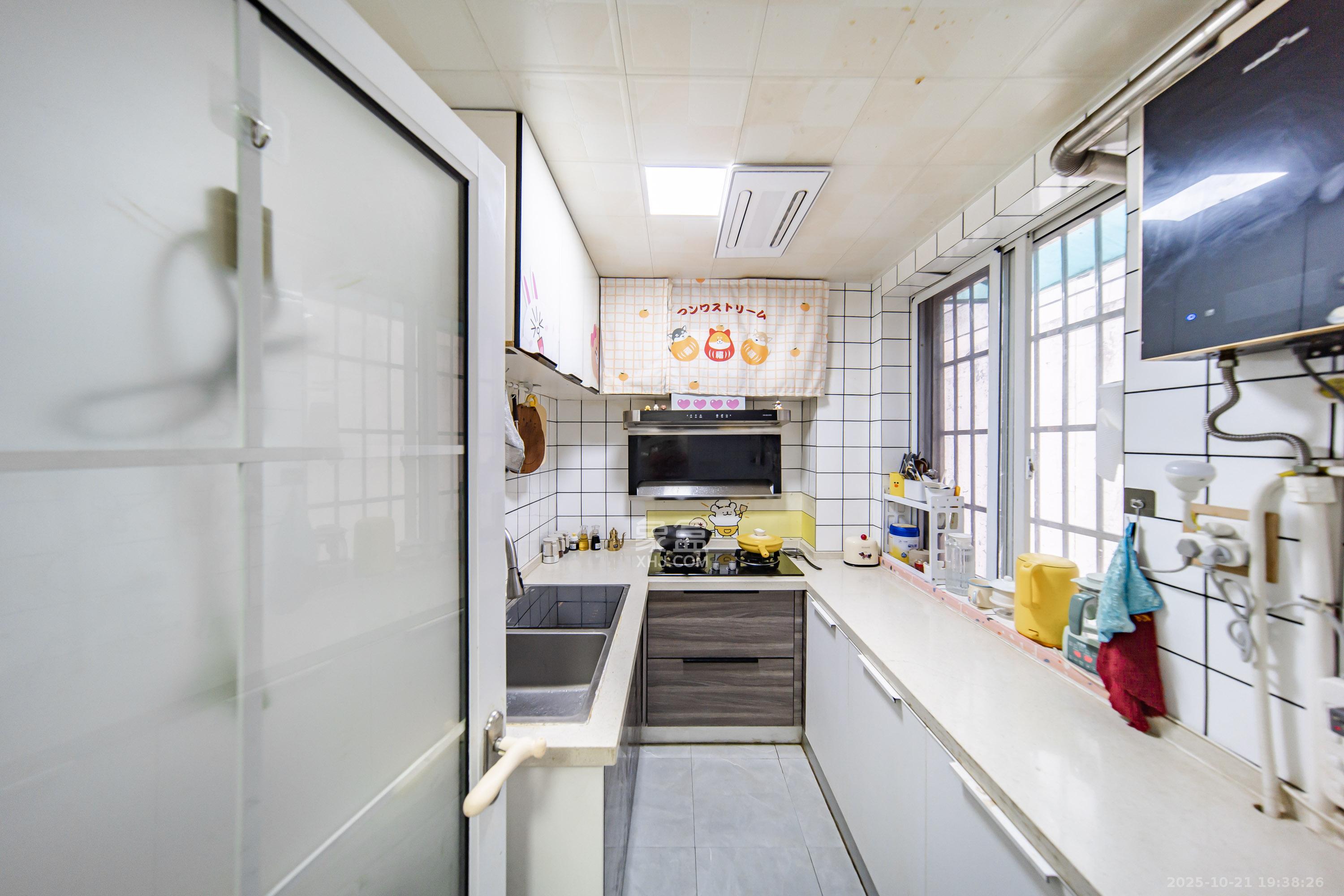 科教新村  3室2厅2卫    95.0万 科教新村  3室2厅2卫    95.0万厨房