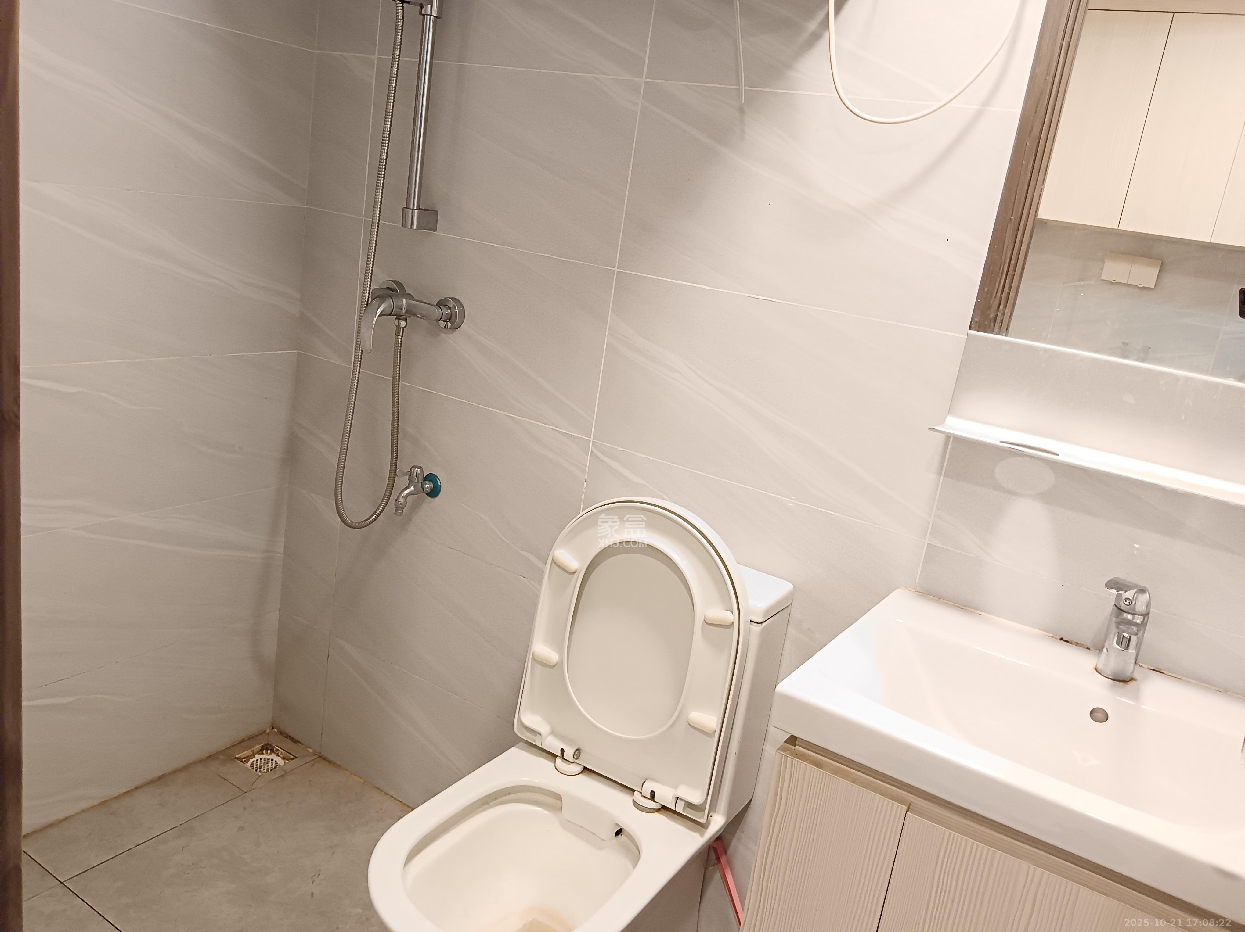 新长海漓湘悦  1室1厅1卫    1300.0元/月 新长海漓湘悦  1室1厅1卫    1300.0元/月室内图