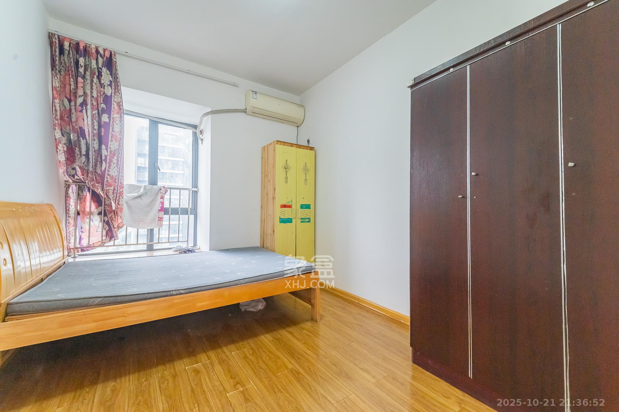 恒基凯旋门一二期  3室2厅2卫    110.0万卧室