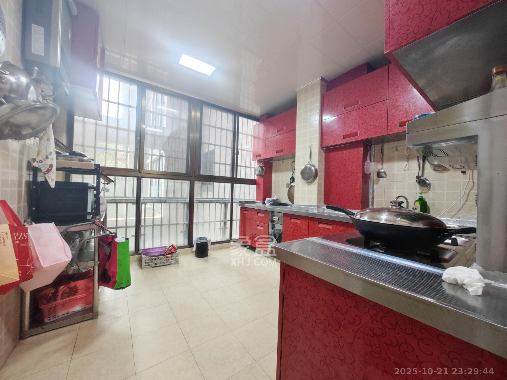 岳泰理想城  3室2厅2卫    130.0万其他