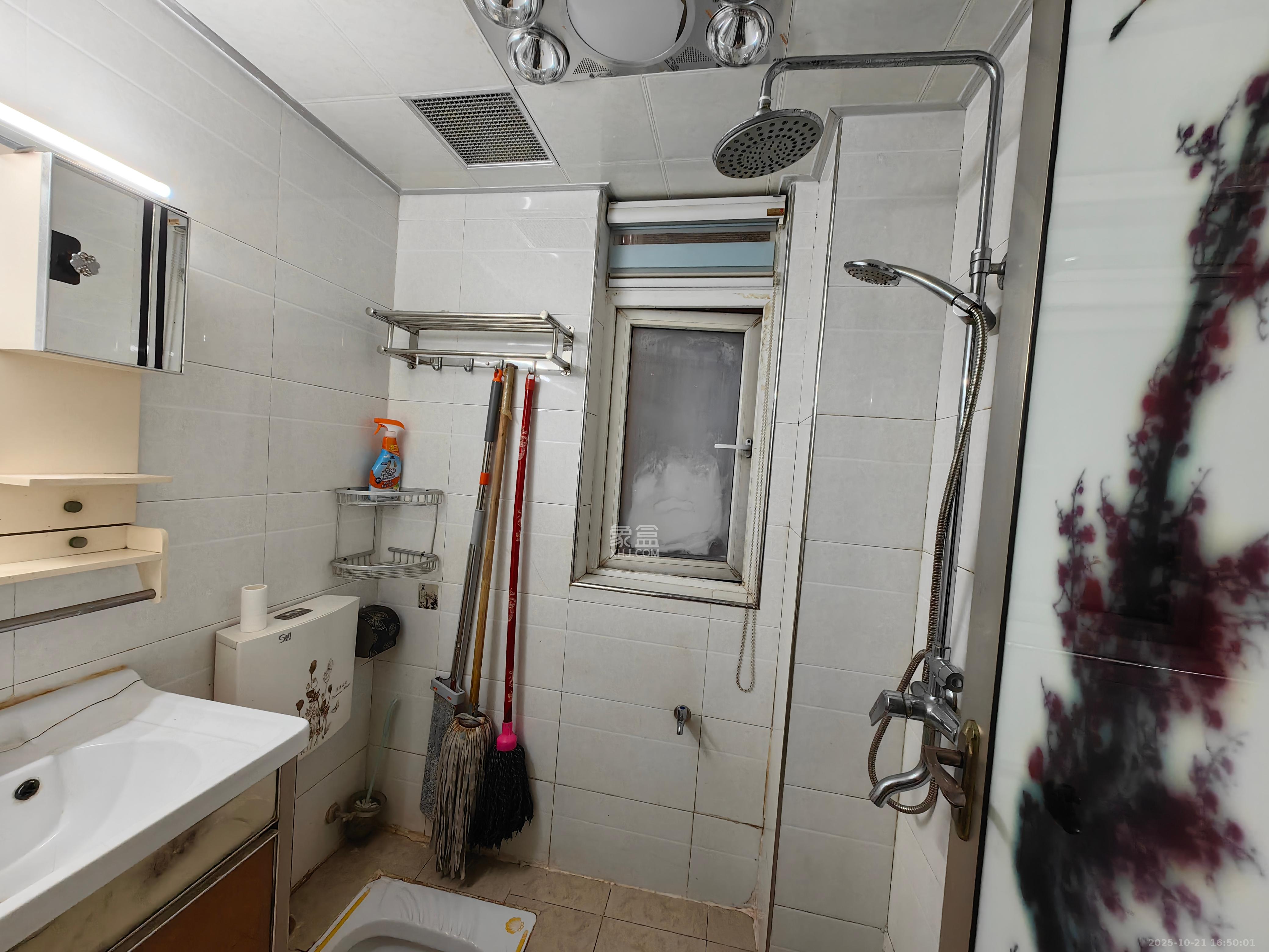 星城福邸(雄天朗郡) 3室2厅2卫 1800.0元/月 星城福邸(雄天朗郡) 3室2厅2卫 1800.0元/月室内图