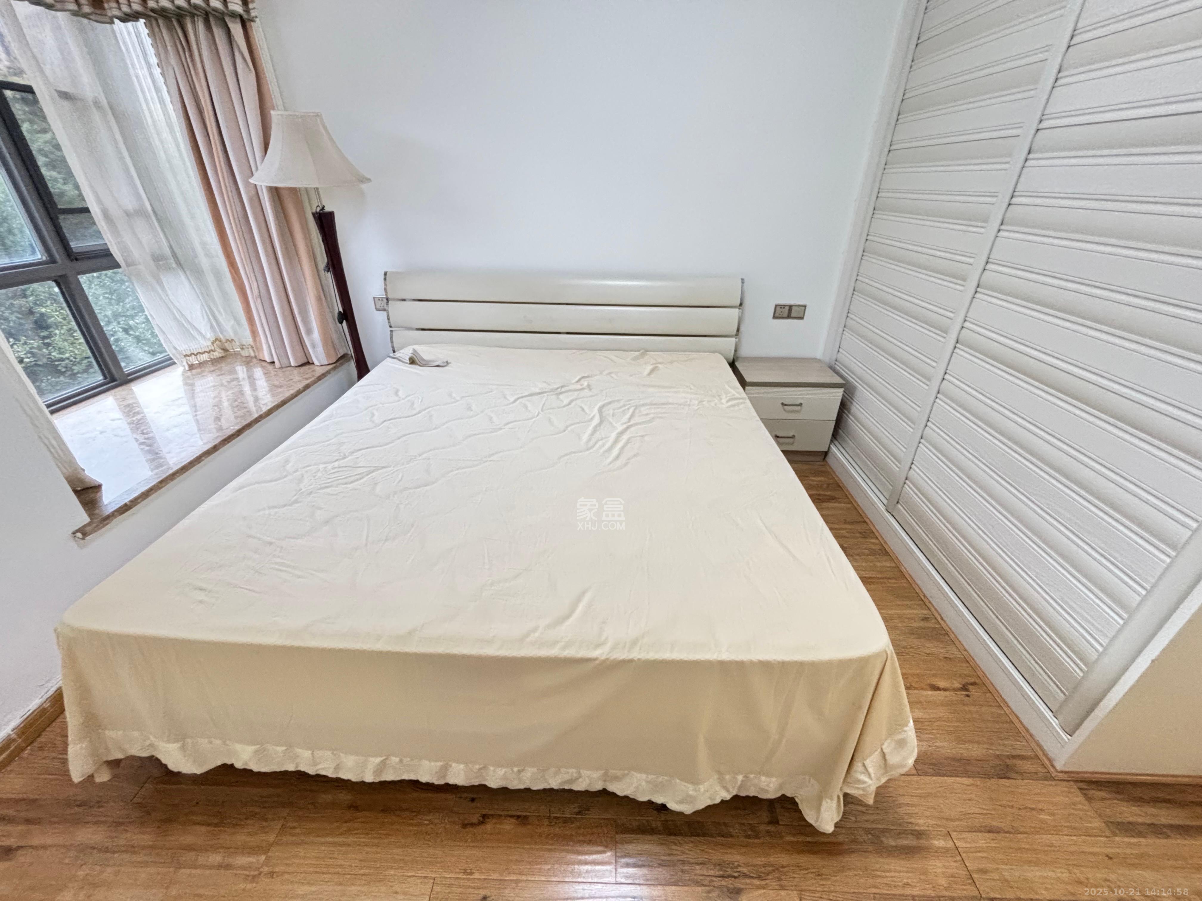 融科檀香山（融科紫檀、香山国际）  2室1厅1卫    2580.0元/月室内图