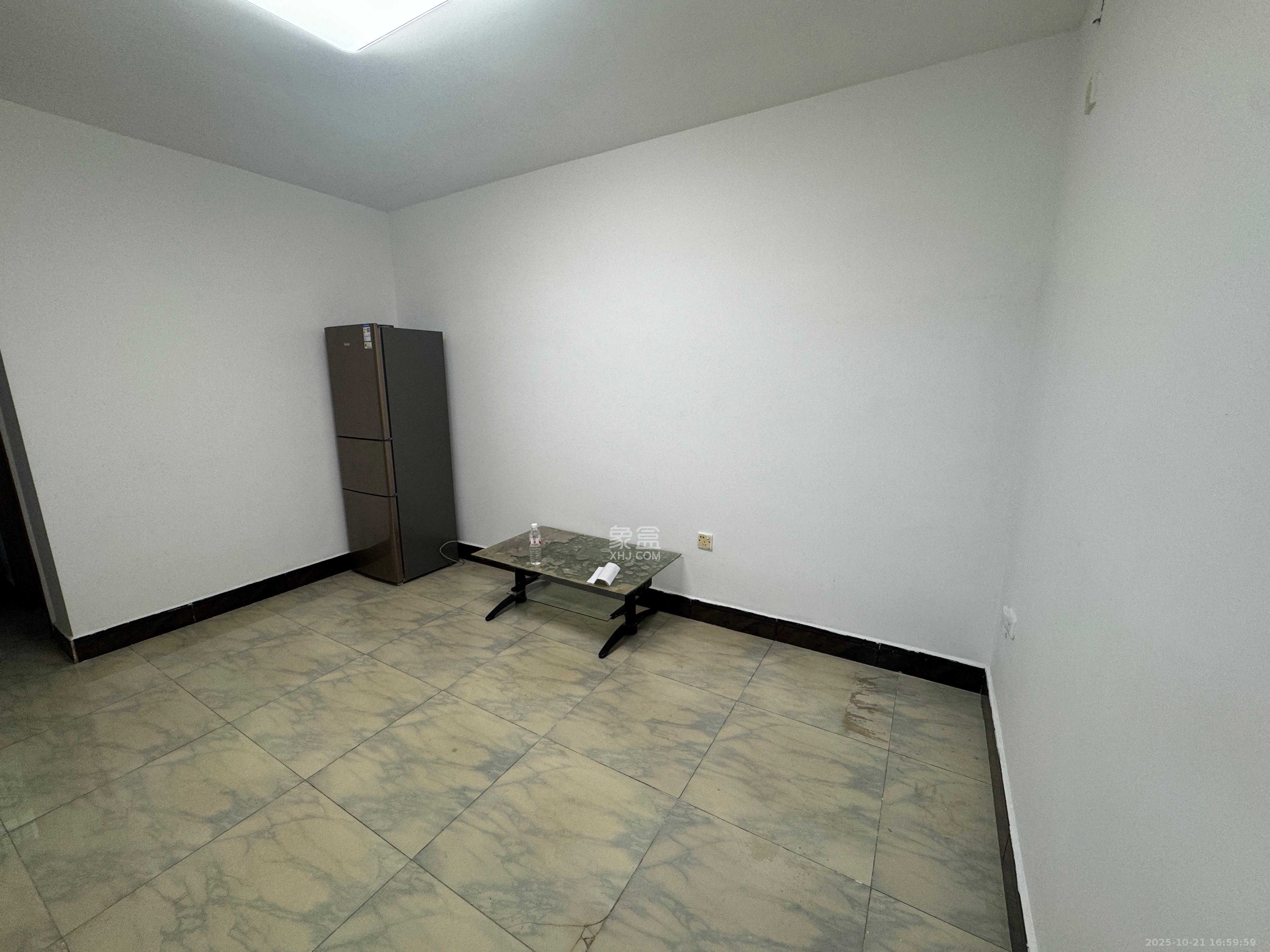 东茅街散盘  1室1厅1卫    1400.0元/月室内图