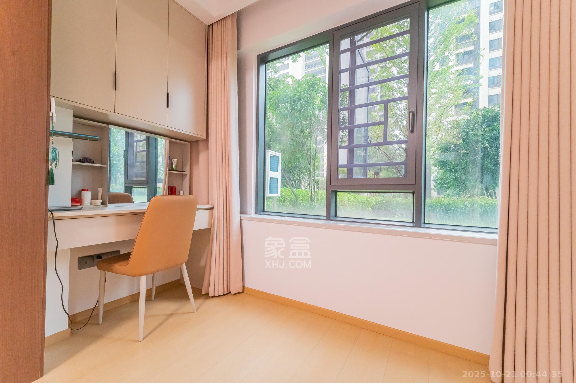 旭辉美的东樾城 4室2厅2卫 145.0万 旭辉美的东樾城 4室2厅2卫 145.0万阳台