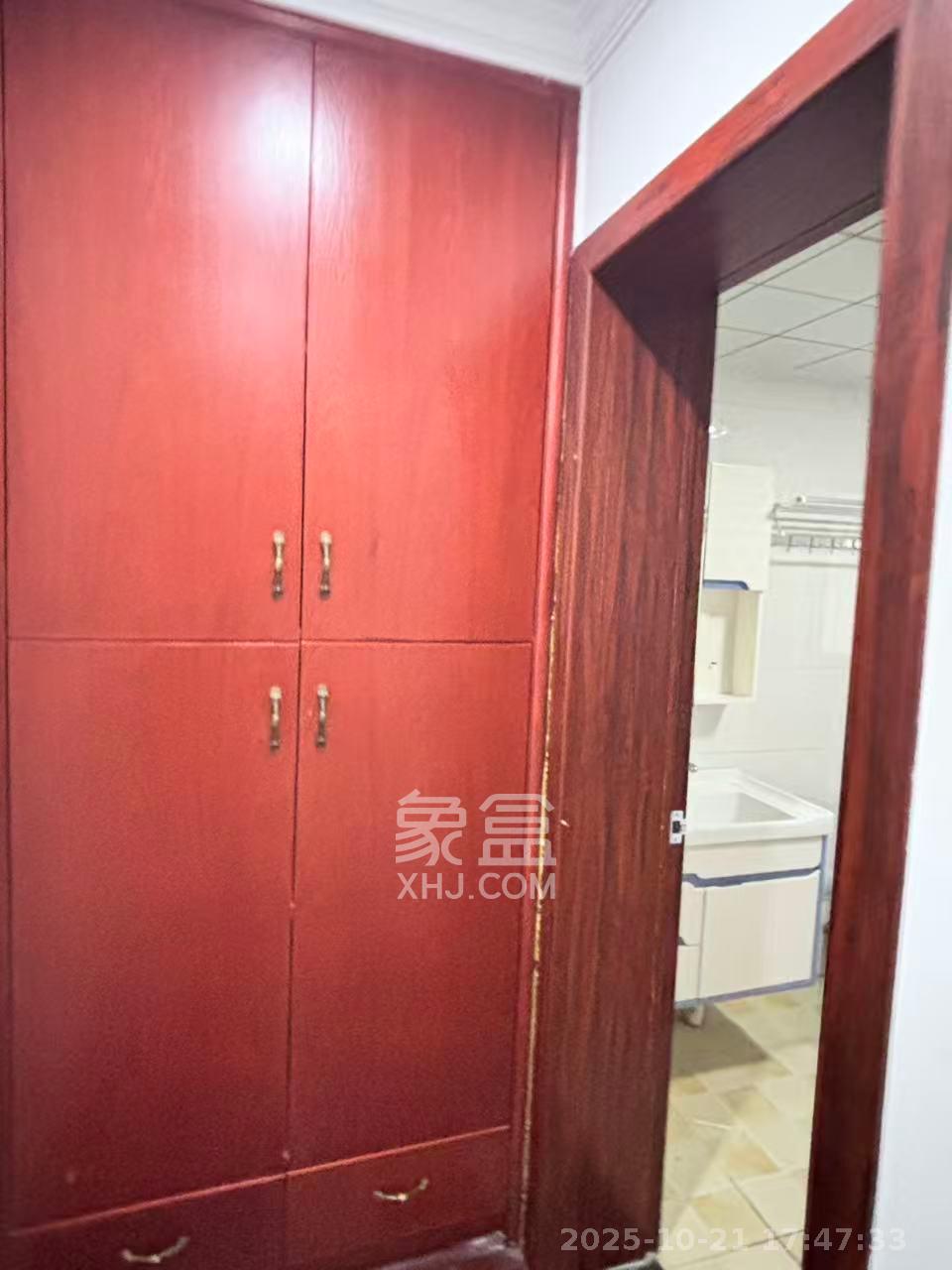 嘉顺苑 4室2厅1卫 2600.0元/月 嘉顺苑 4室2厅1卫 2600.0元/月室内图