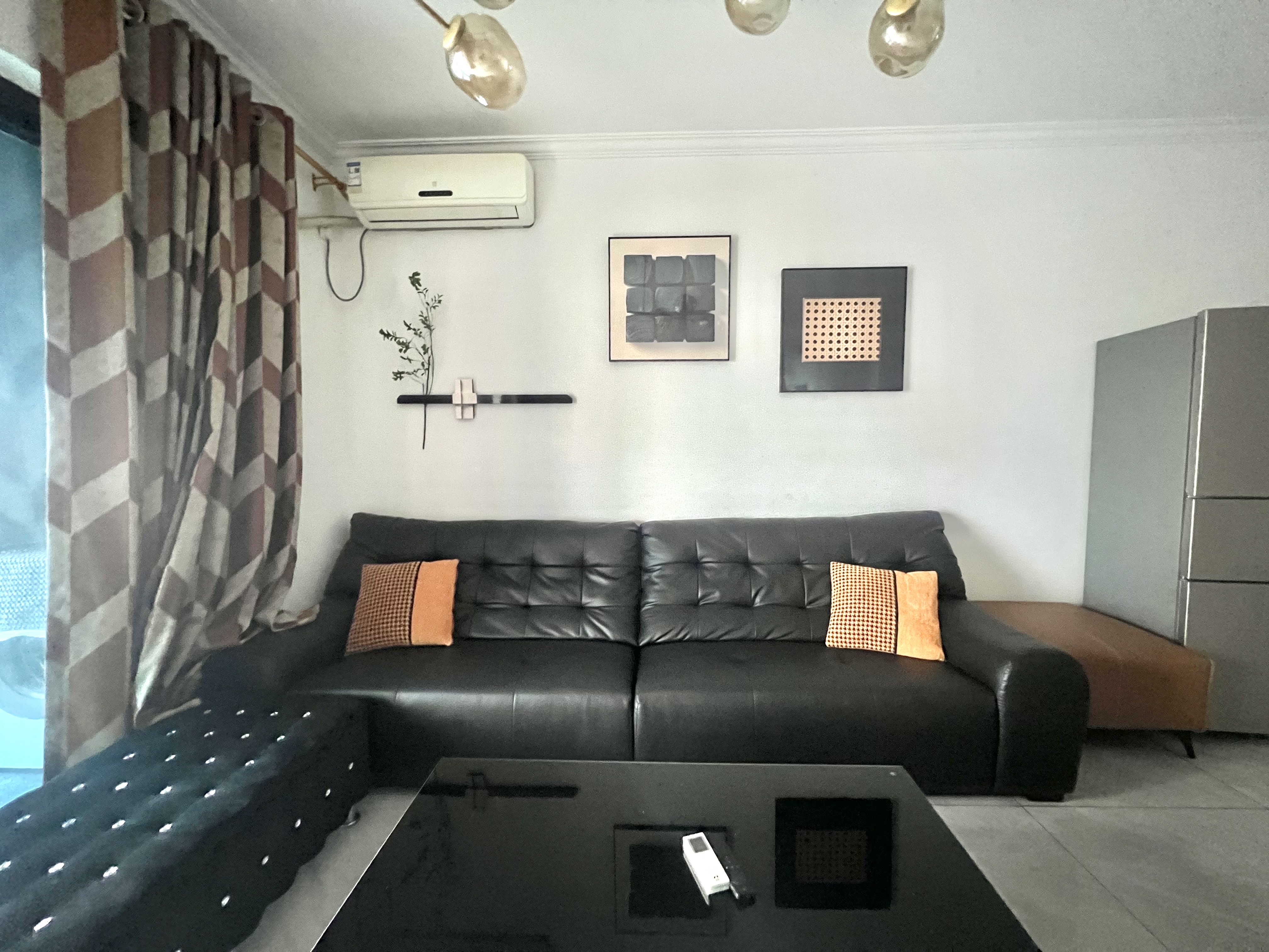 保利中央海岸一二期  3室2厅2卫    3000.0元/月