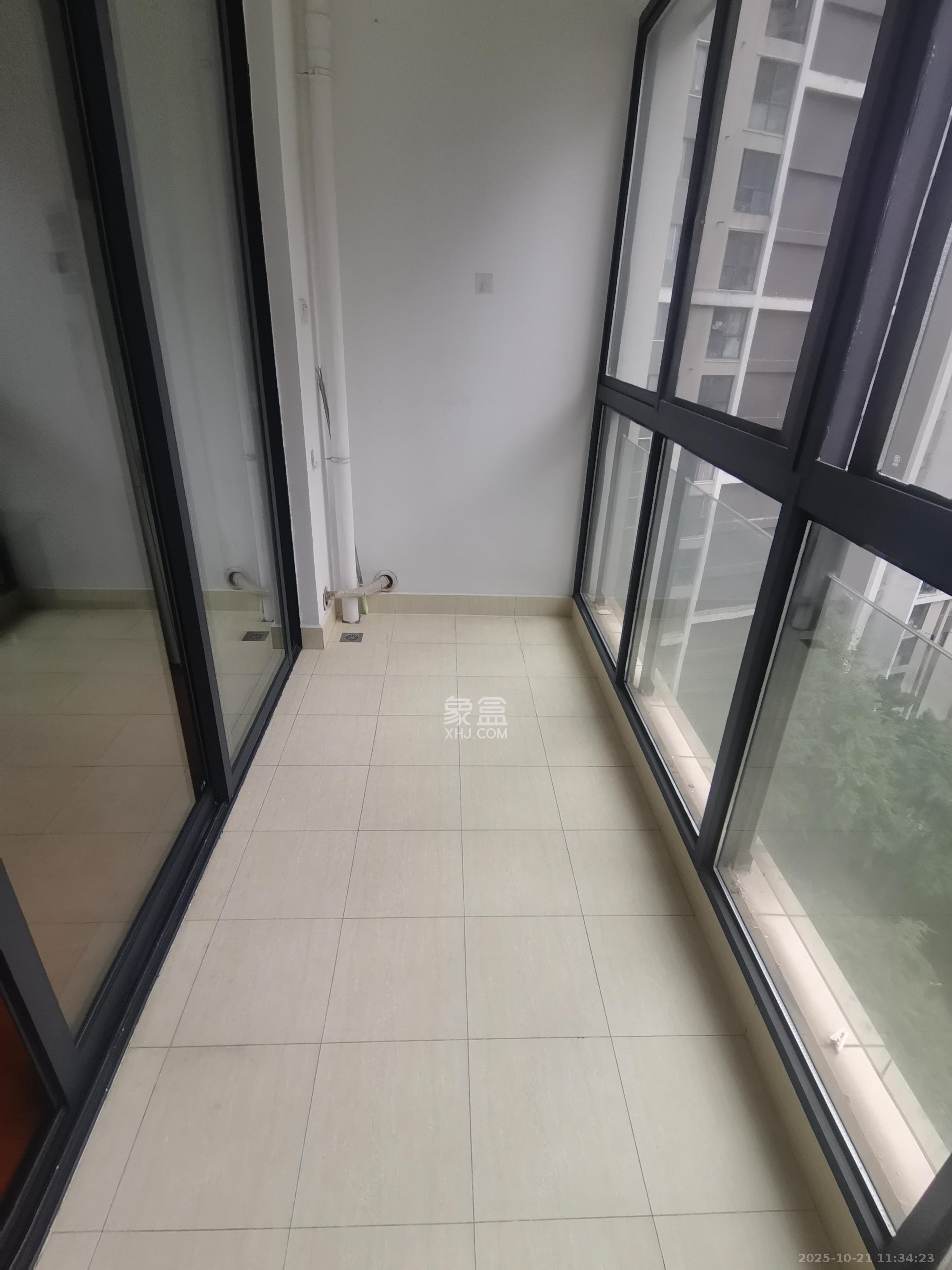 融科东南海  2室1厅1卫    1800.0元/月室内图