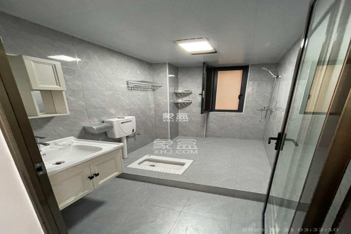 卓越浅水湾  3室2厅2卫    2600.0元/月 卓越浅水湾  3室2厅2卫    2600.0元/月室内图