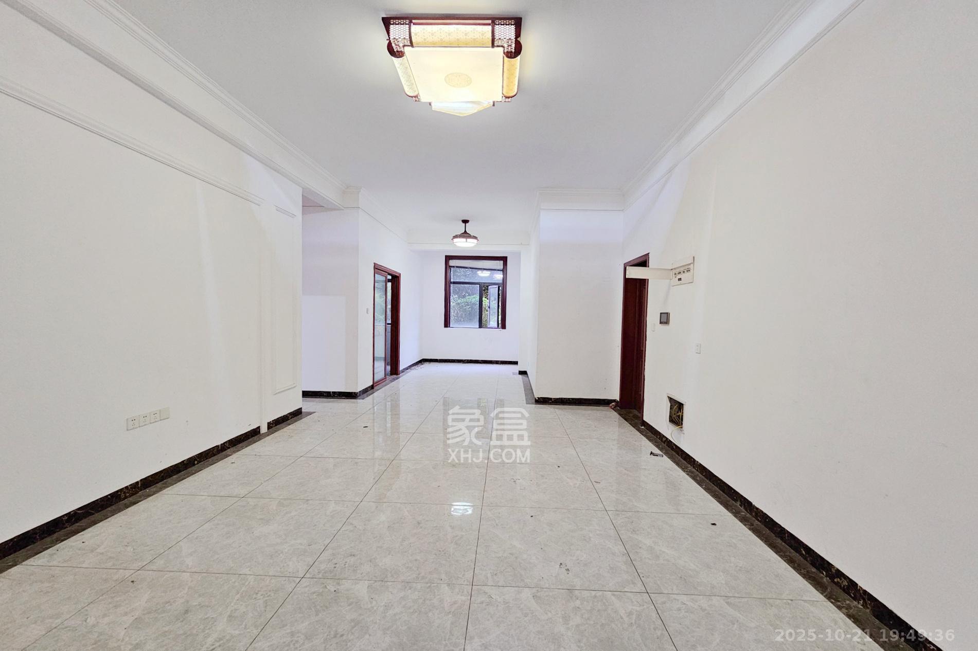 明昇壹城(明昇时代广场)一期  4室2厅2卫    268.0万 明昇壹城(明昇时代广场)一期  4室2厅2卫    268.0万客厅