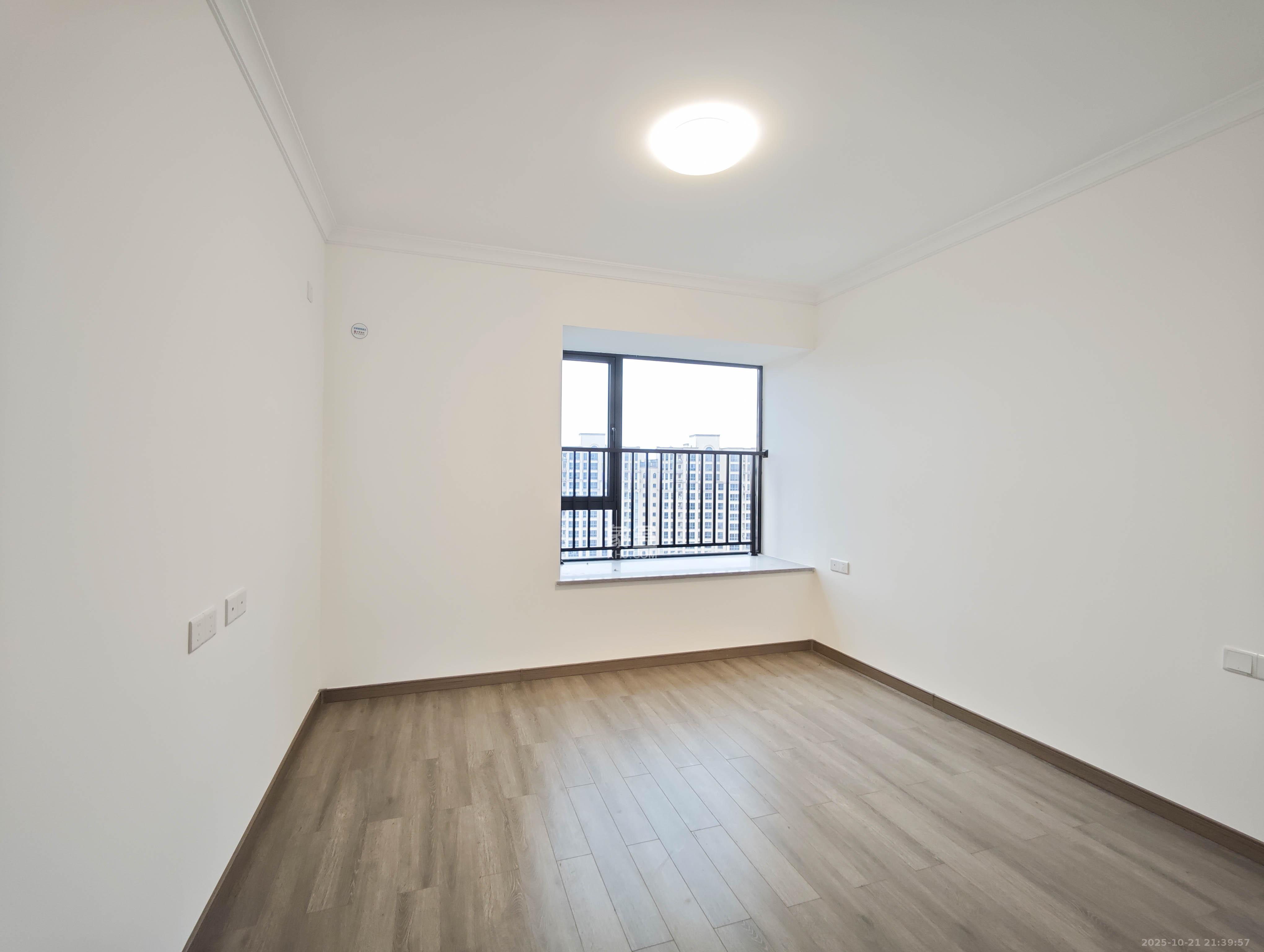 中建嘉和城凤凰台（中建瑞兴家园）  4室2厅2卫    114.0万卧室