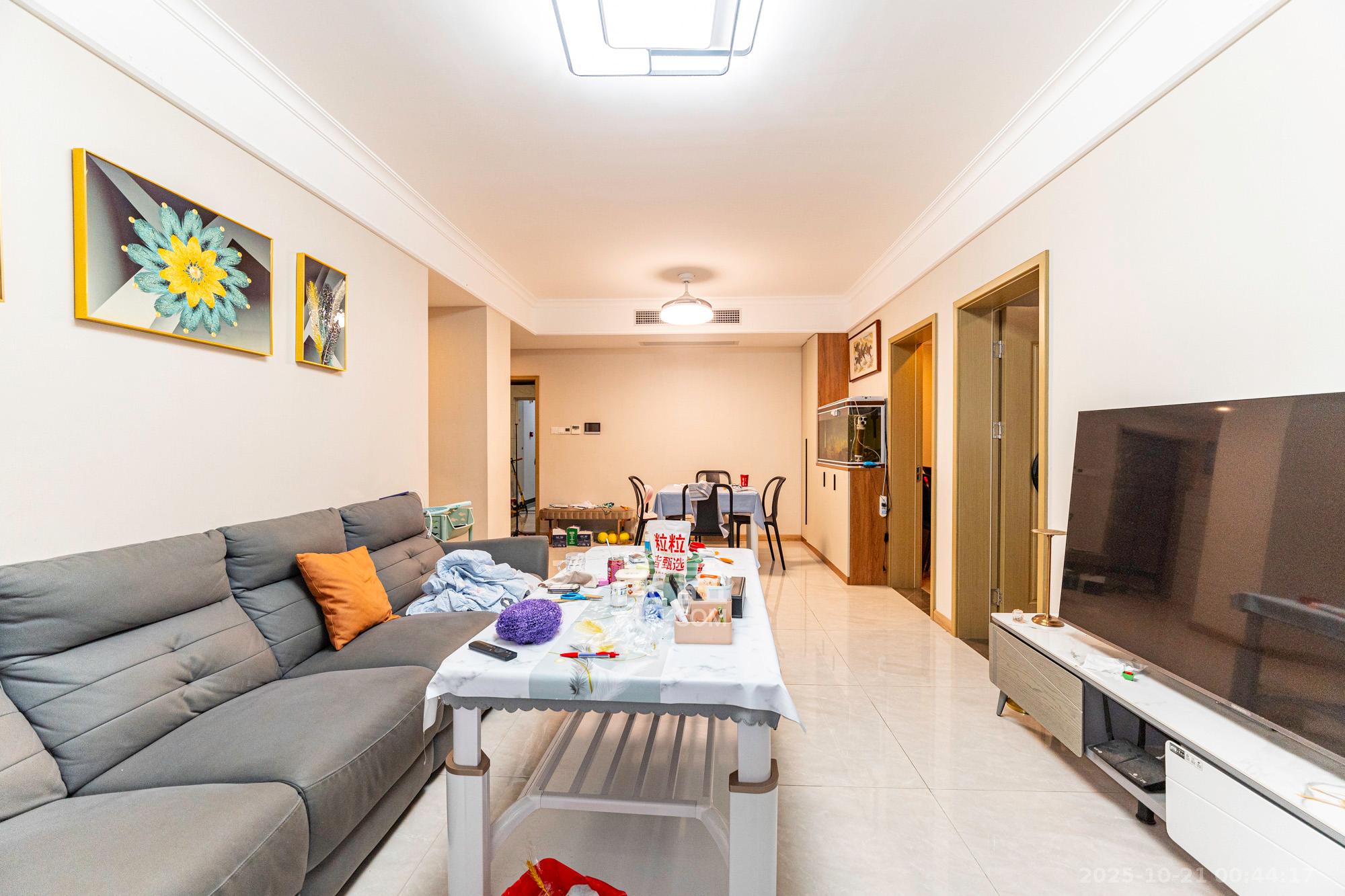 运达锦绣广场  3室2厅1卫    115.0万 运达锦绣广场  3室2厅1卫    115.0万客厅