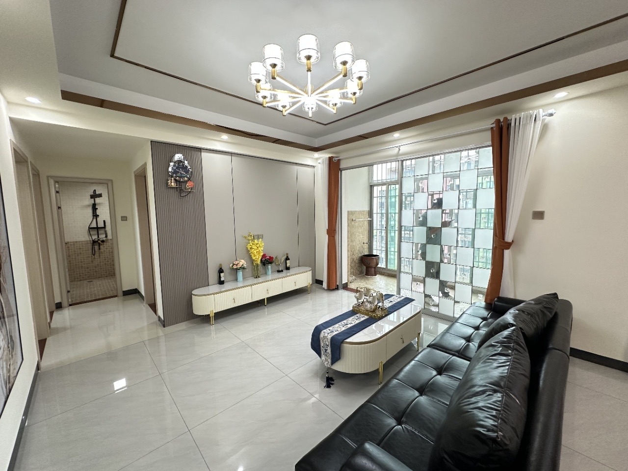 水岸听涛  3室2厅1卫    109.0万客厅