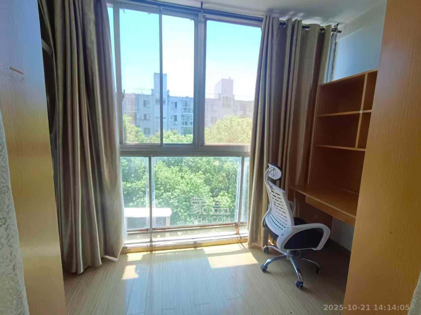 阳光100二期  2室2厅1卫    2400.0元/月室内图