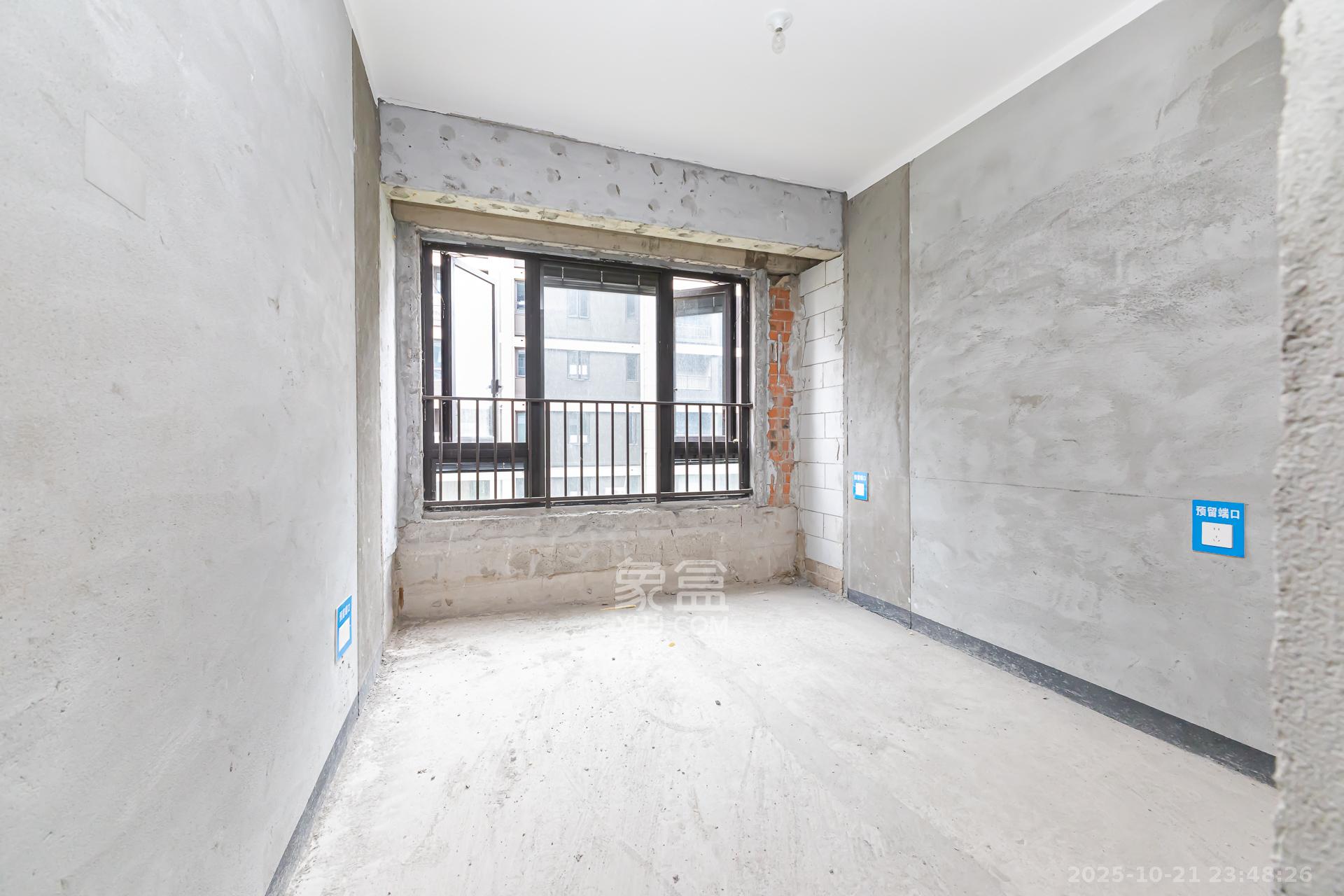 时代建发和著  5室2厅4卫    305.0万 时代建发和著  5室2厅4卫    305.0万卧室