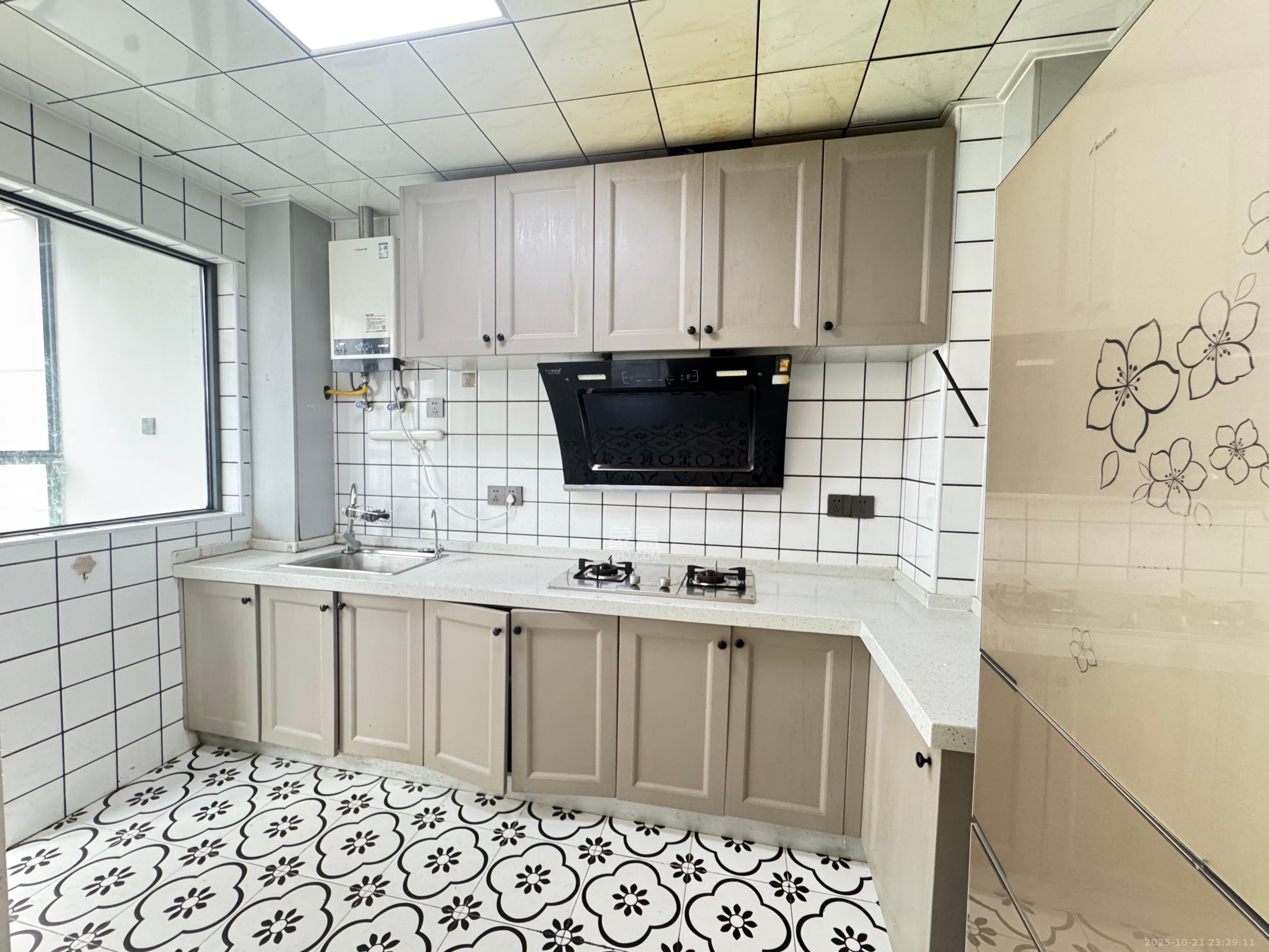 恒大绿洲  4室2厅2卫    6000.0元/月室内图