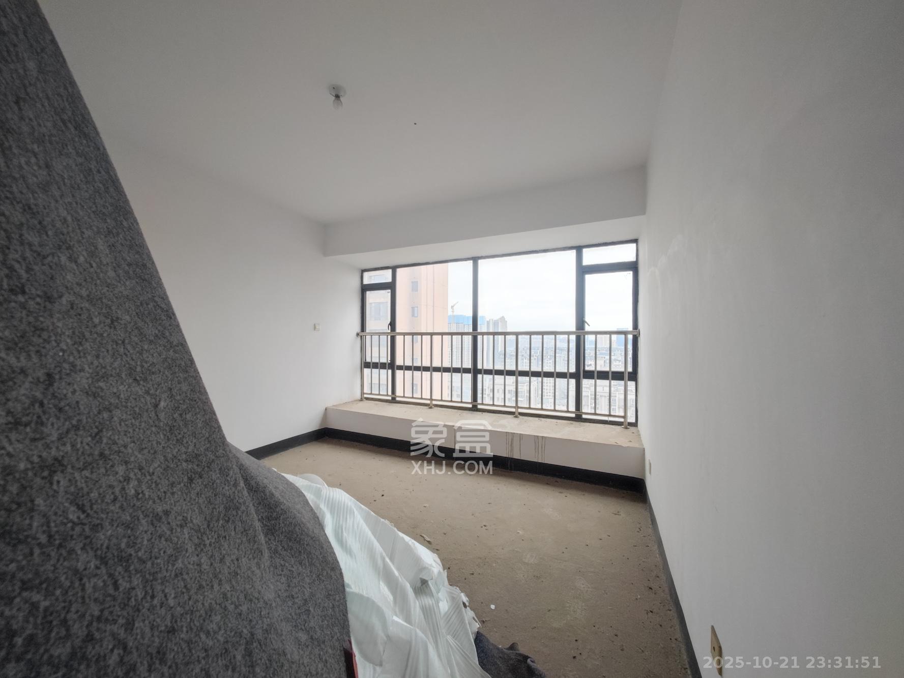 潇湘名城(新里程潇湘名城)  3室2厅2卫    102.0万 潇湘名城(新里程潇湘名城)  3室2厅2卫    102.0万卧室