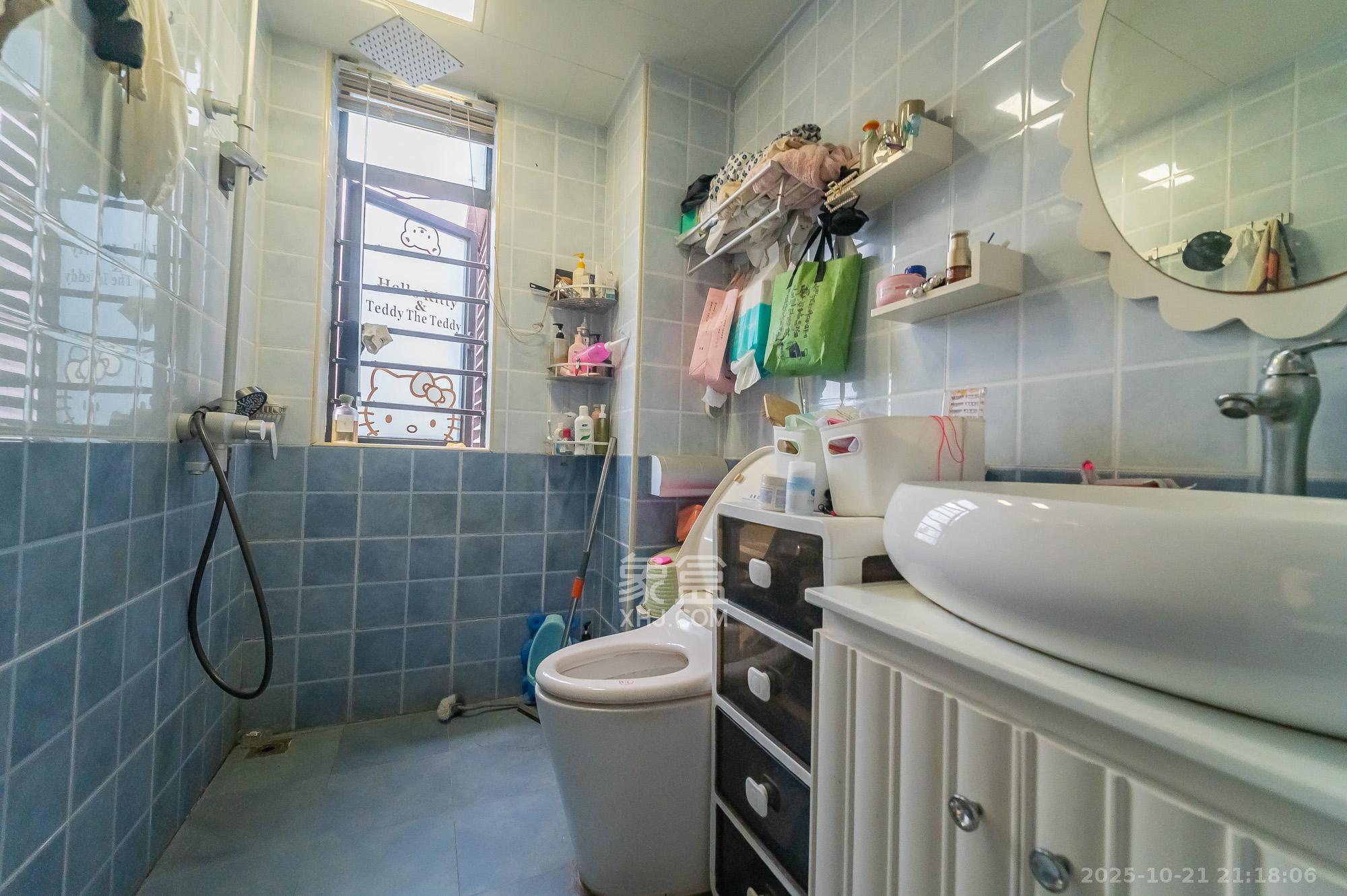 海伦春天  4室2厅2卫    98.0万卫生间