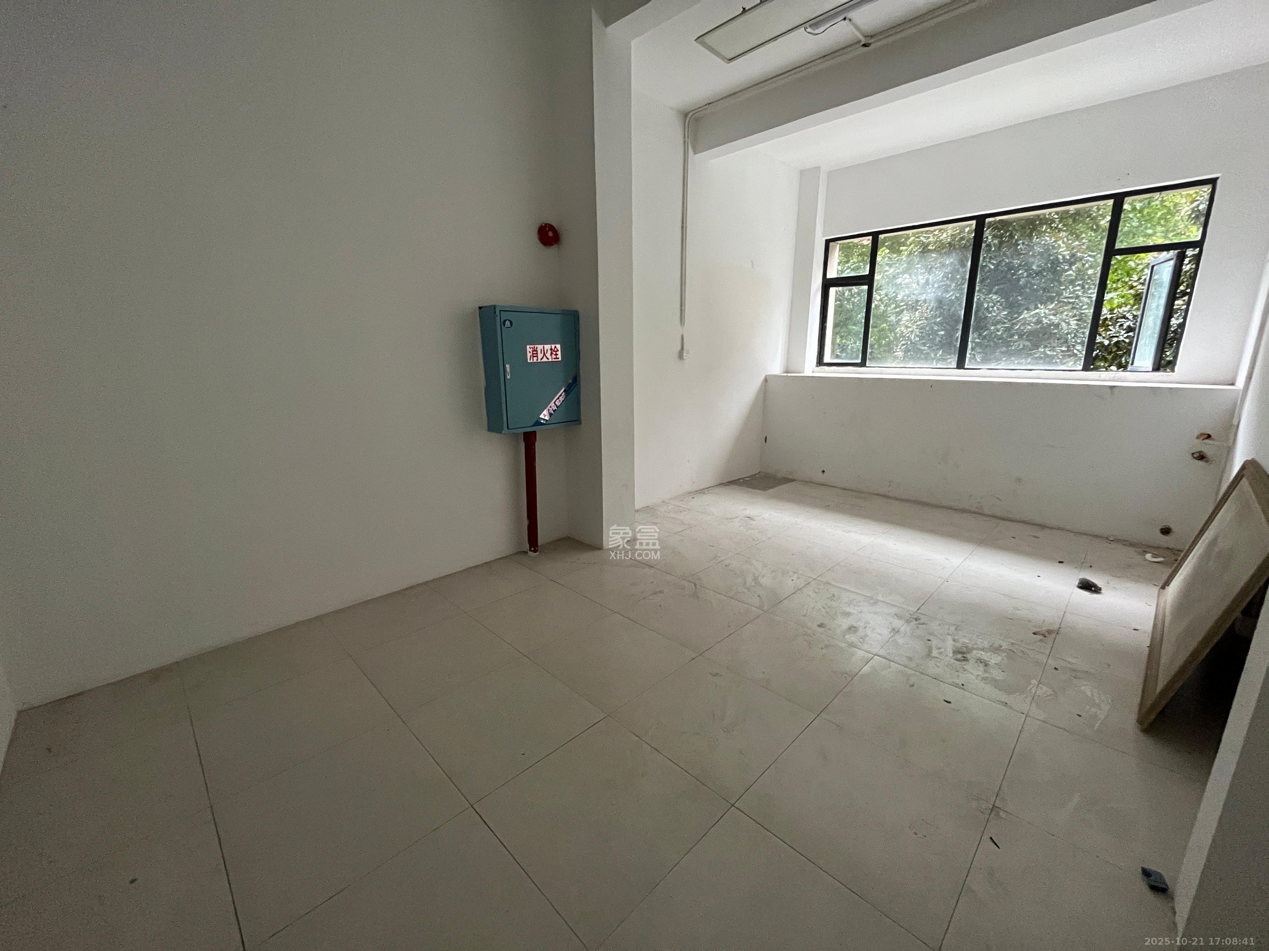 蓝山郡   87.0㎡      4500.0元/月室内图